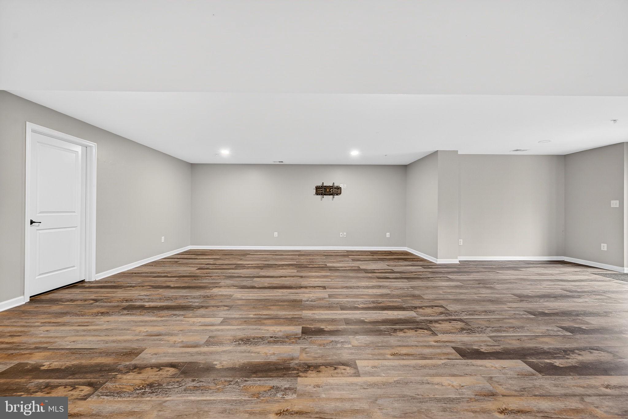 MAGNESS MILL - Residential