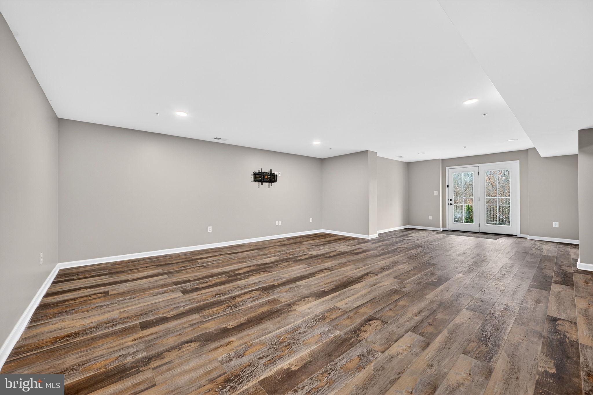 MAGNESS MILL - Residential