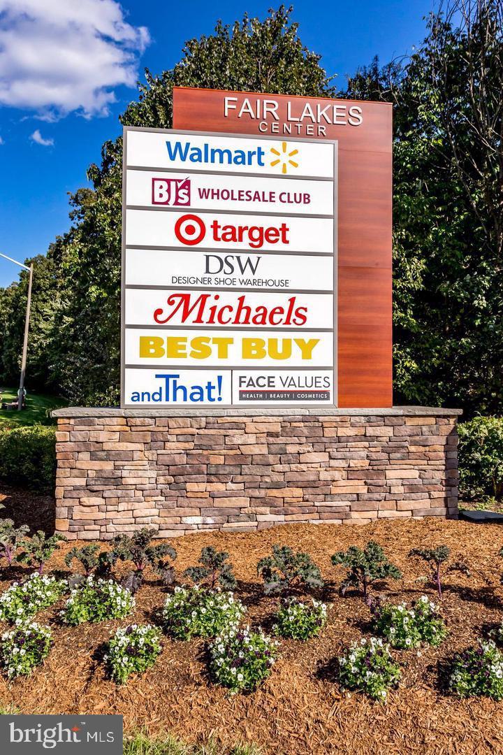 HAMPTON FOREST - Residential