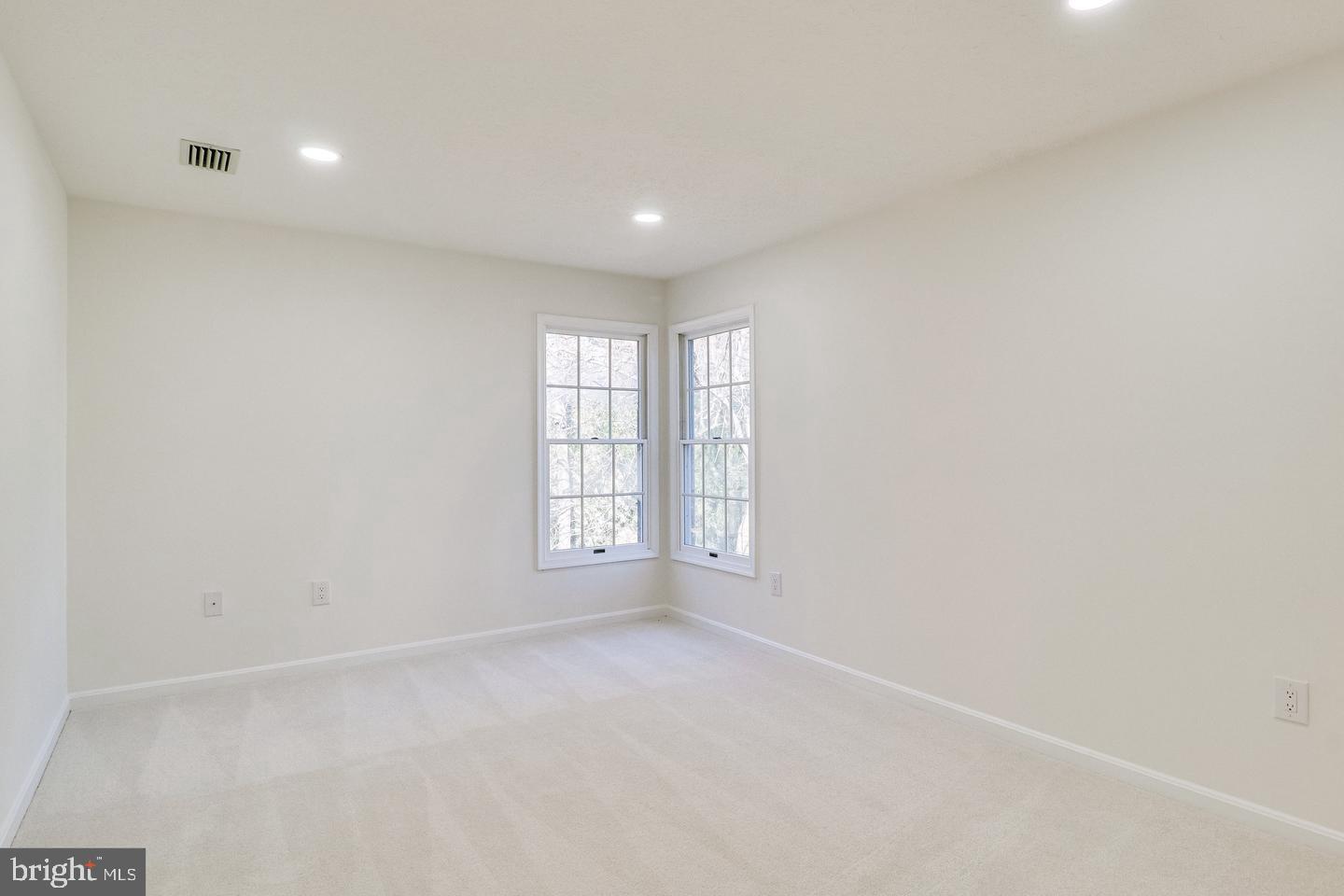 HAMPTON FOREST - Residential