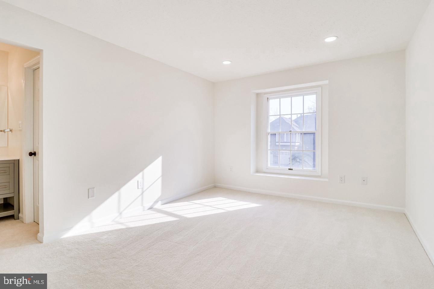 HAMPTON FOREST - Residential