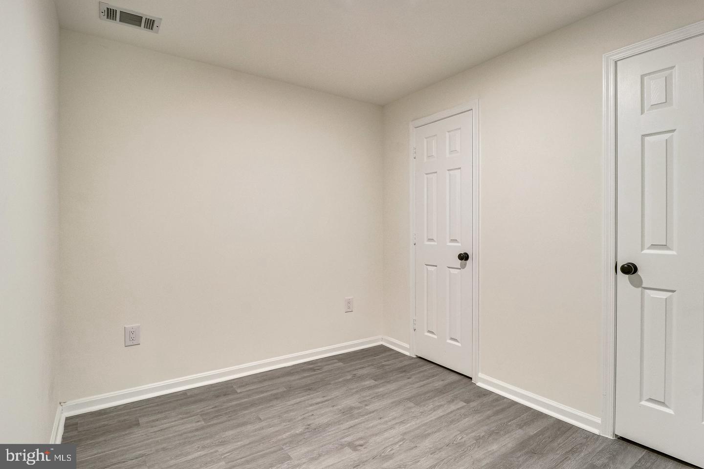 HAMPTON FOREST - Residential