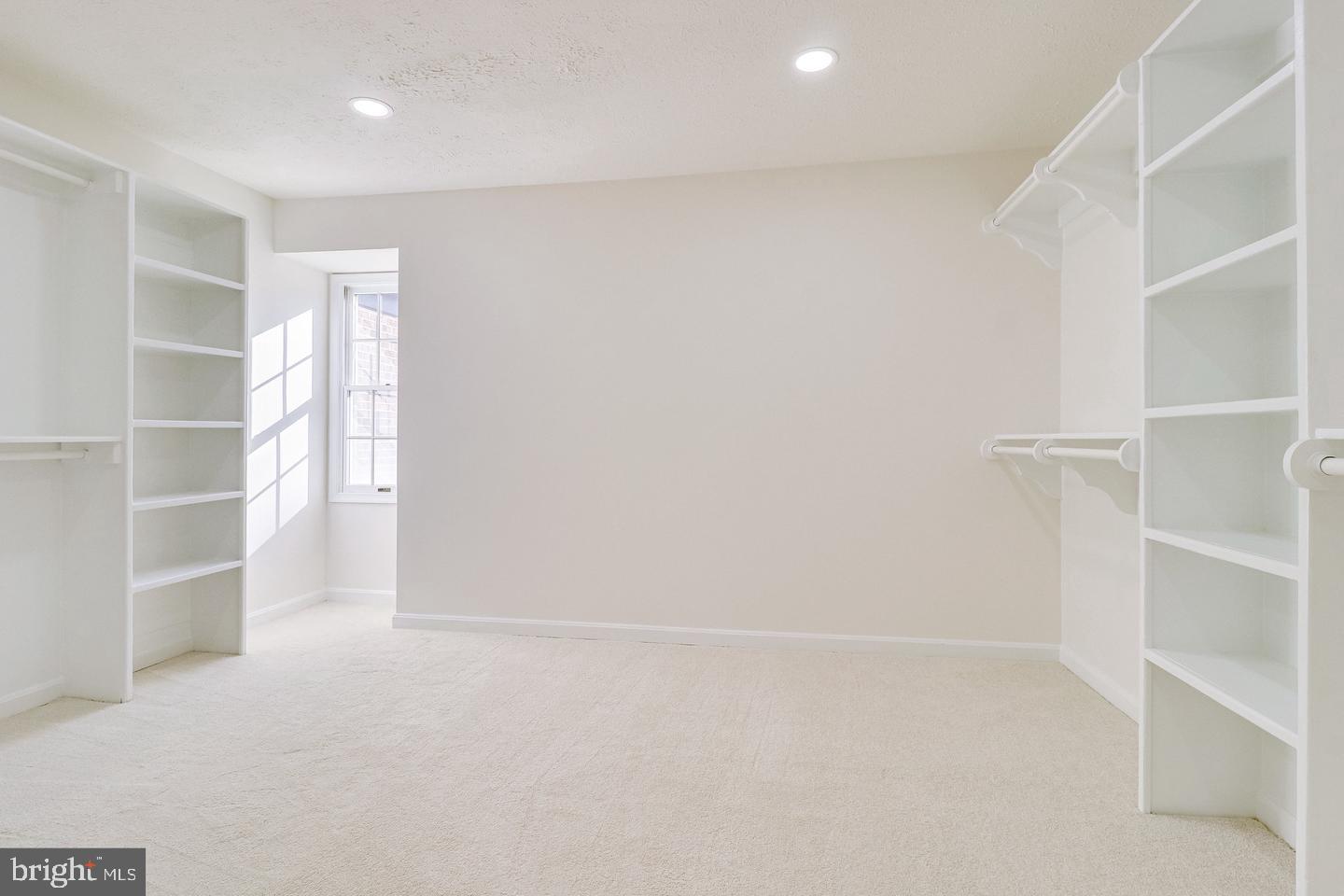 HAMPTON FOREST - Residential