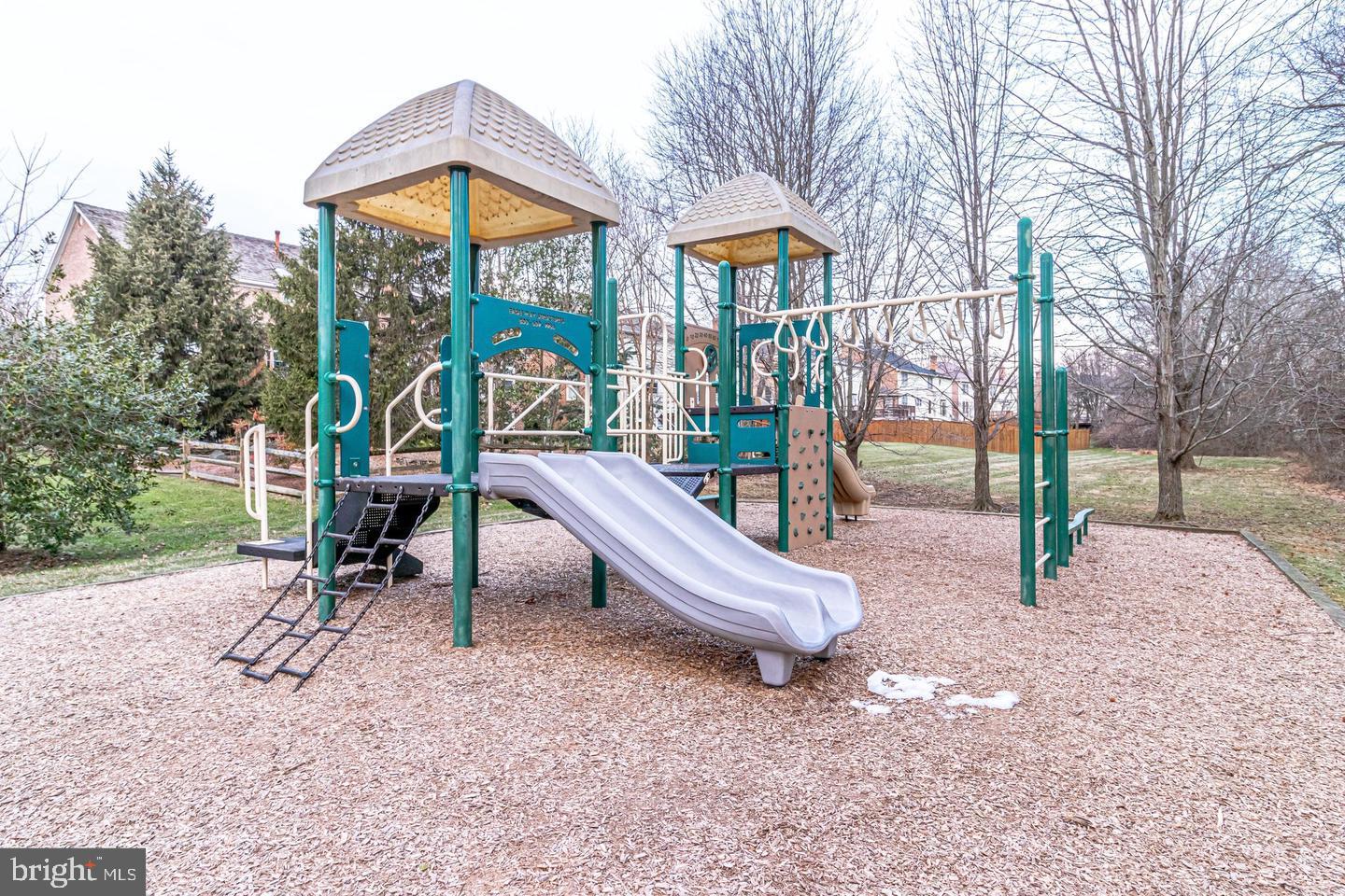 HAMPTON FOREST - Residential