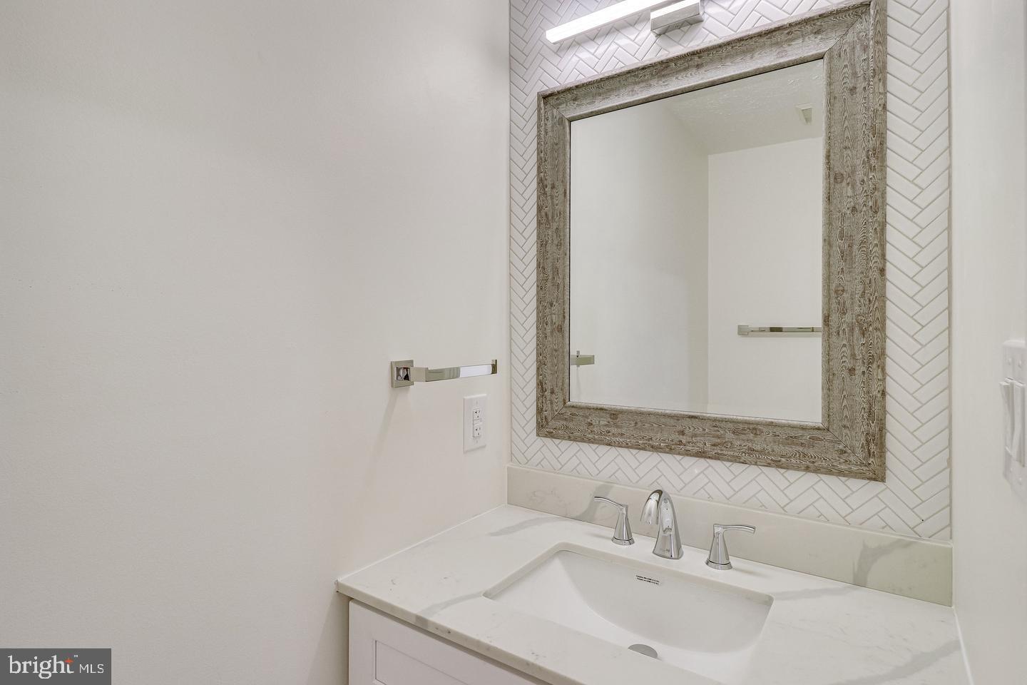 HAMPTON FOREST - Residential