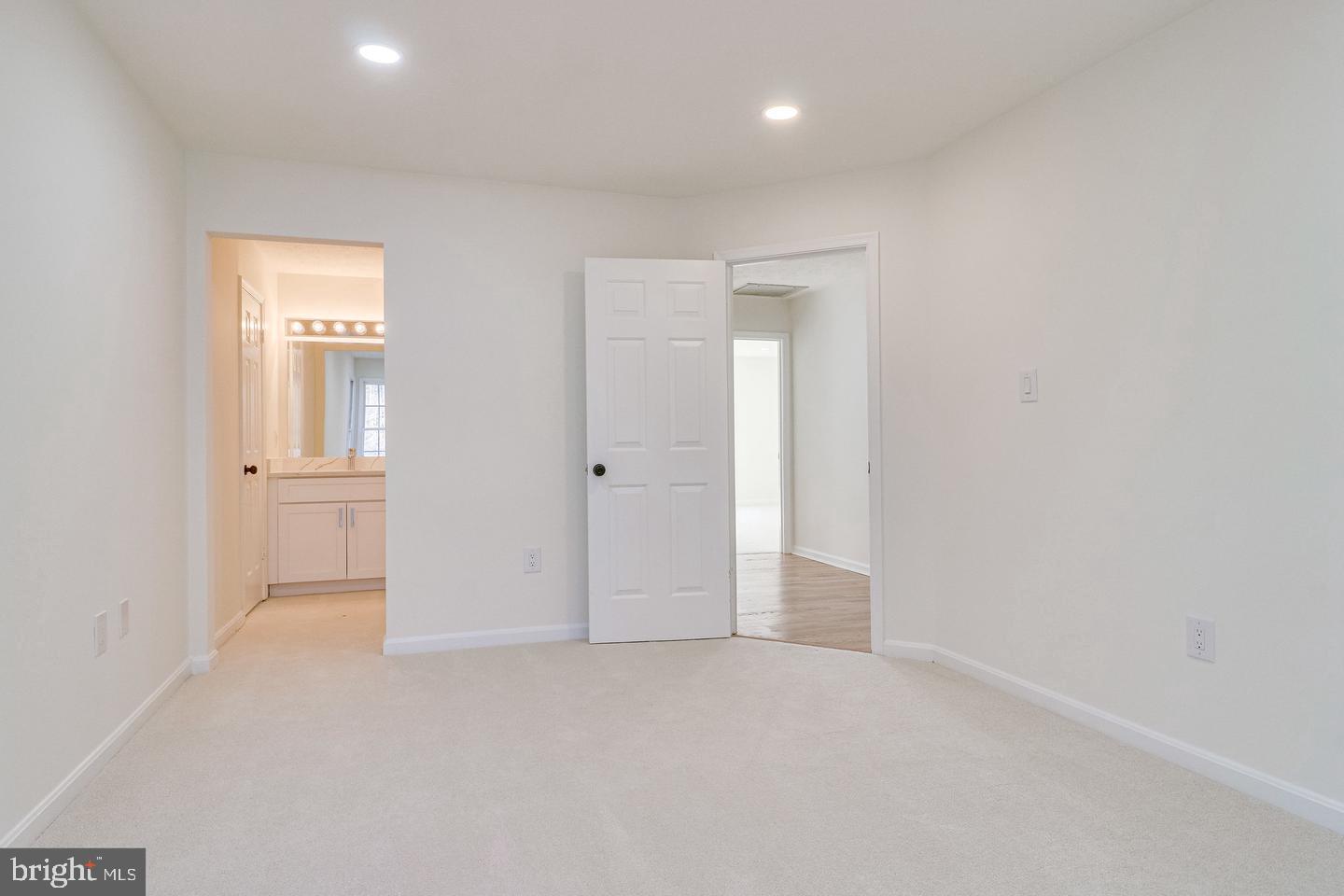 HAMPTON FOREST - Residential