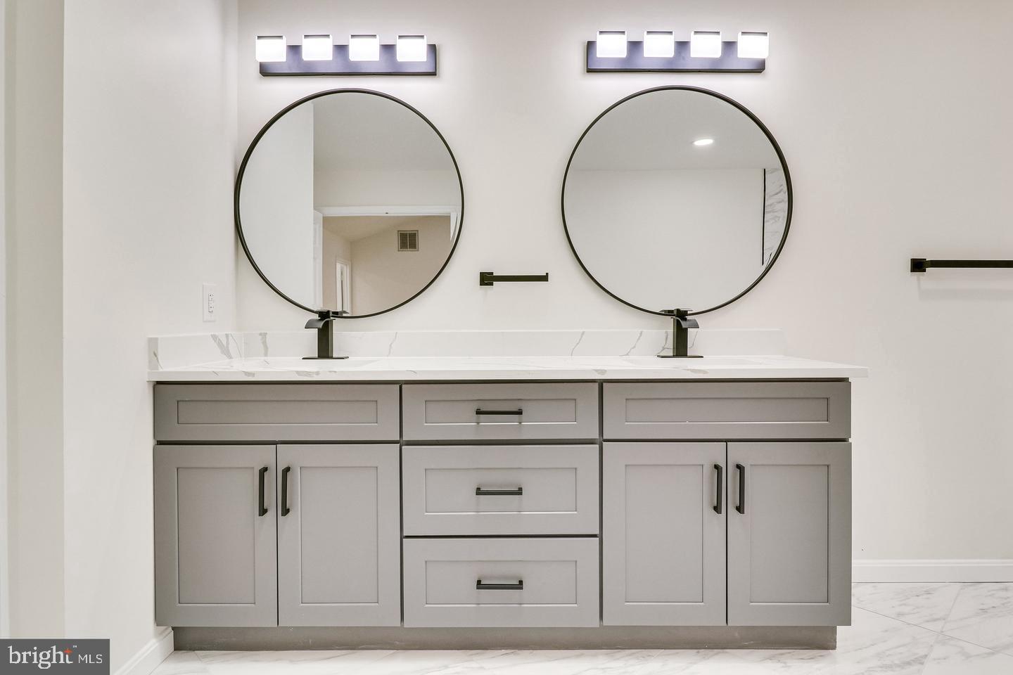 HAMPTON FOREST - Residential