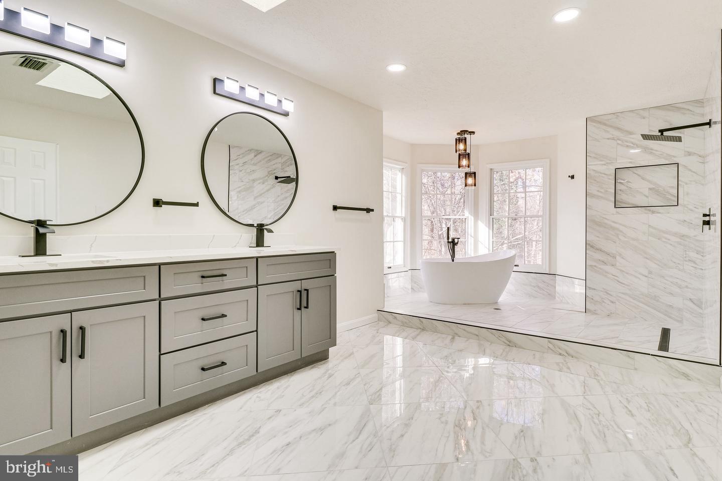 HAMPTON FOREST - Residential