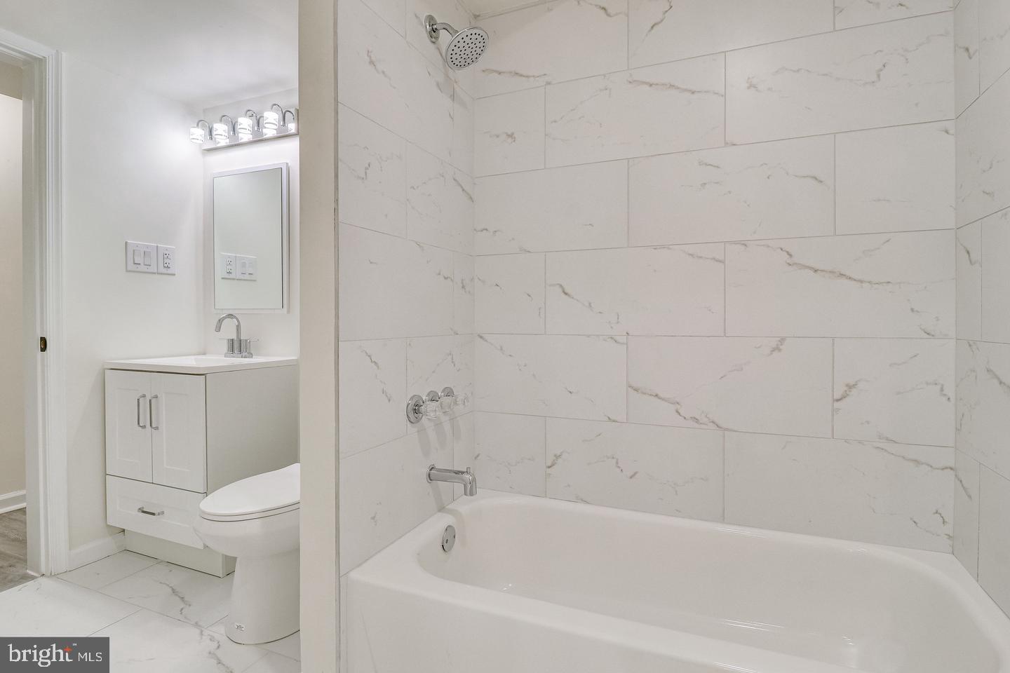 HAMPTON FOREST - Residential