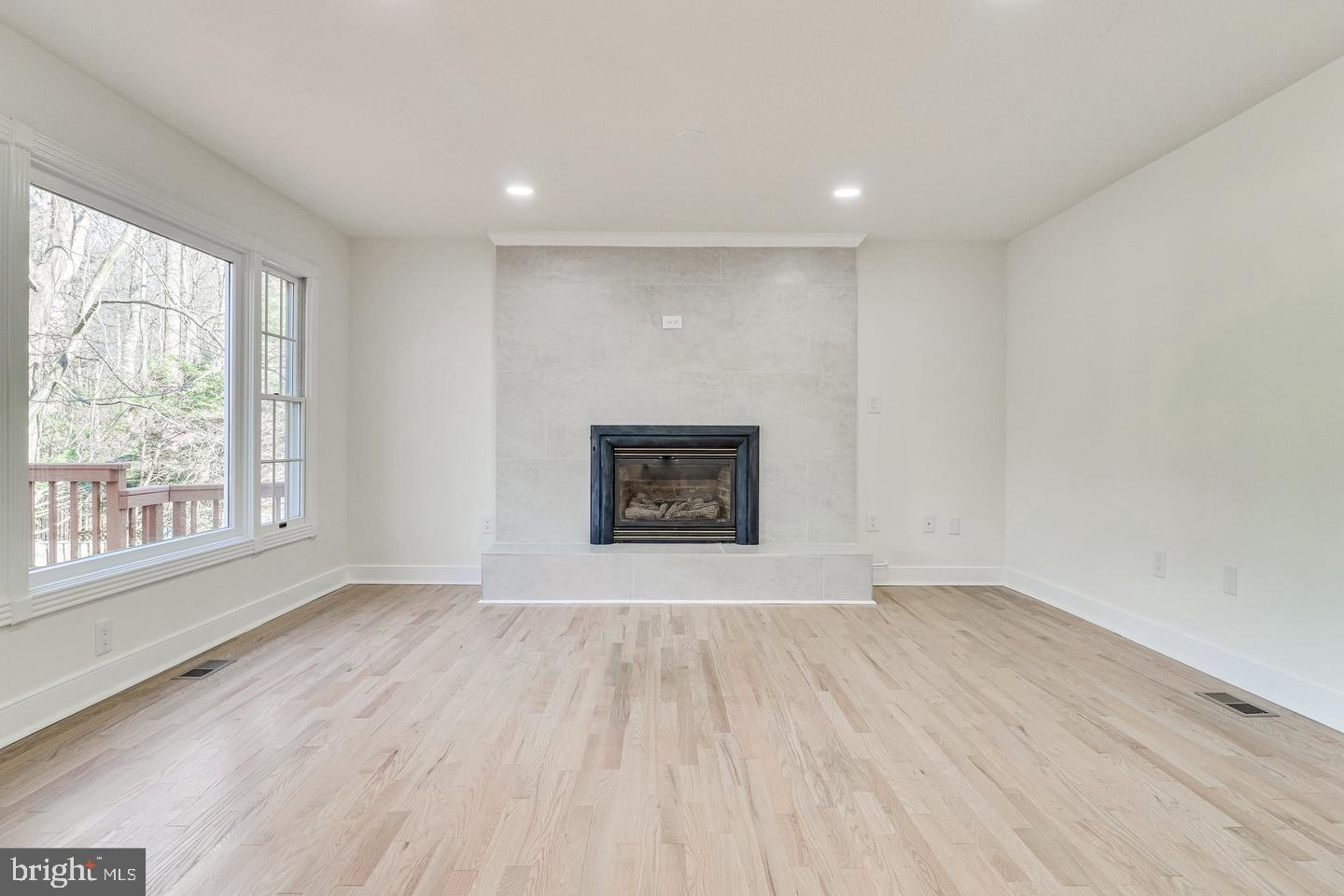 HAMPTON FOREST - Residential