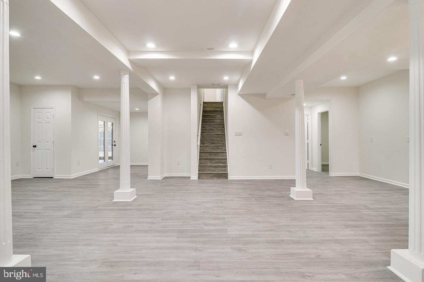 HAMPTON FOREST - Residential