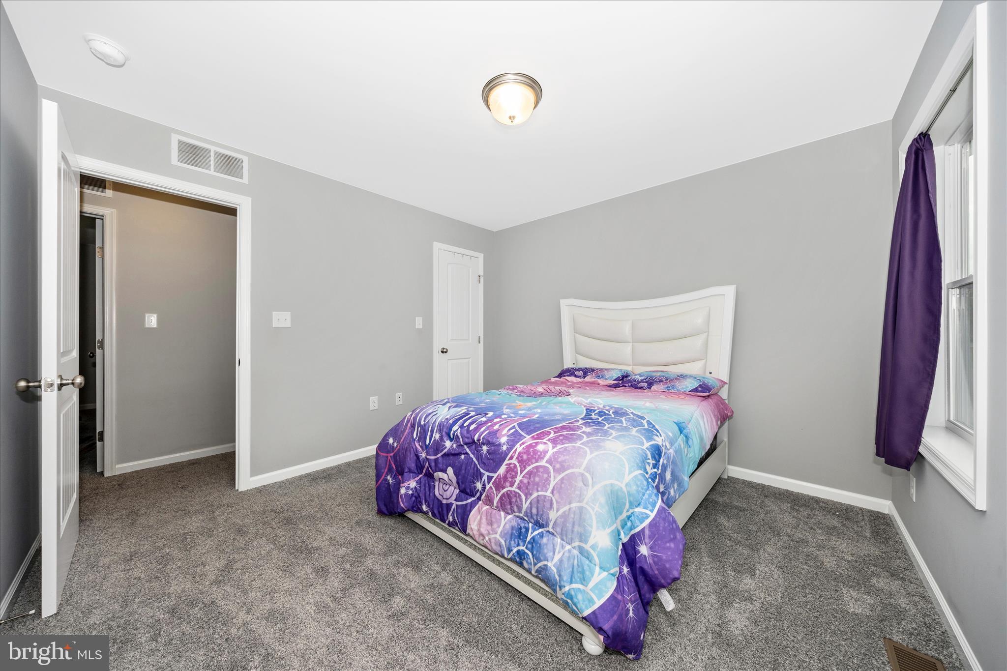 CAPITAL ESTATES - Residential