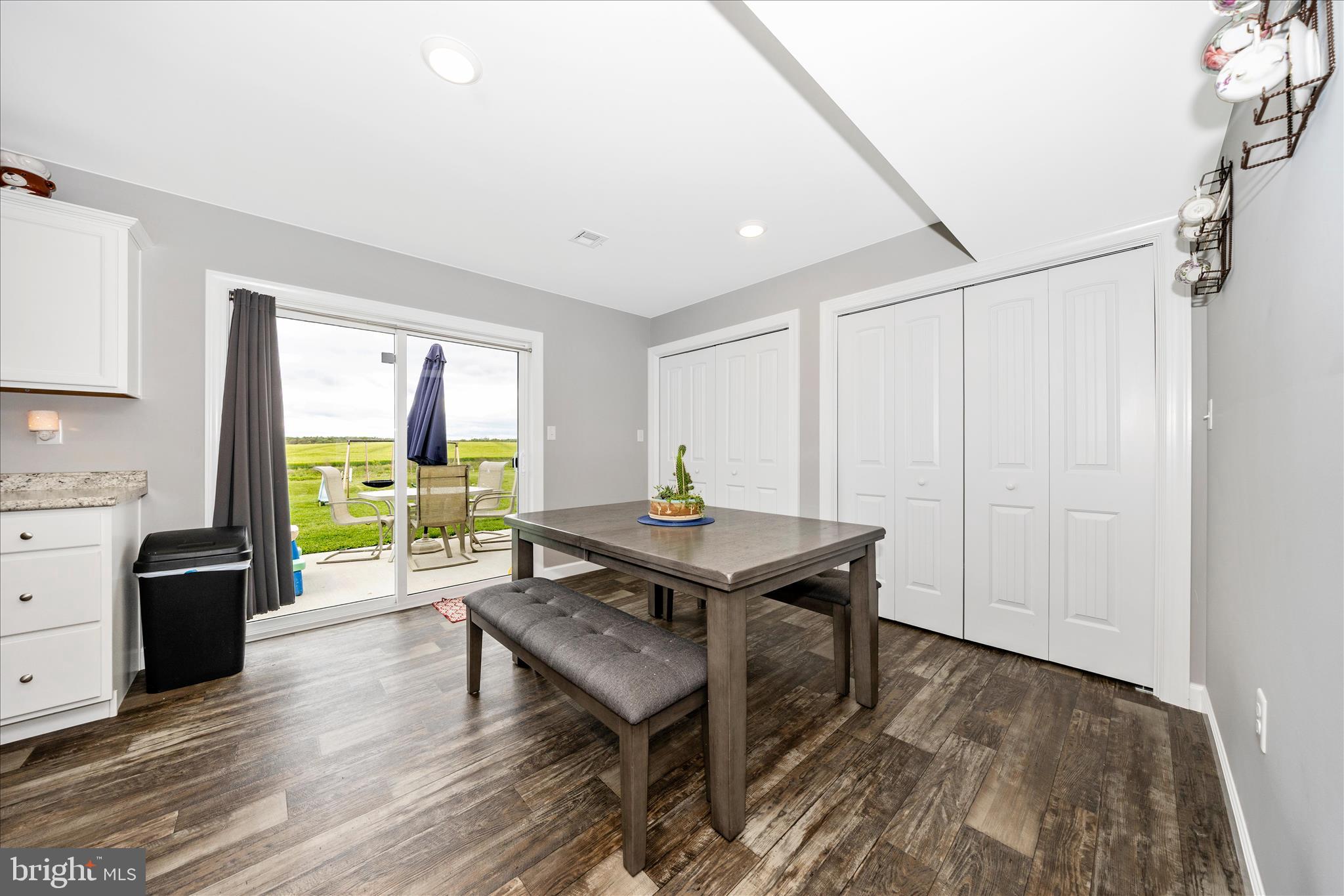 CAPITAL ESTATES - Residential