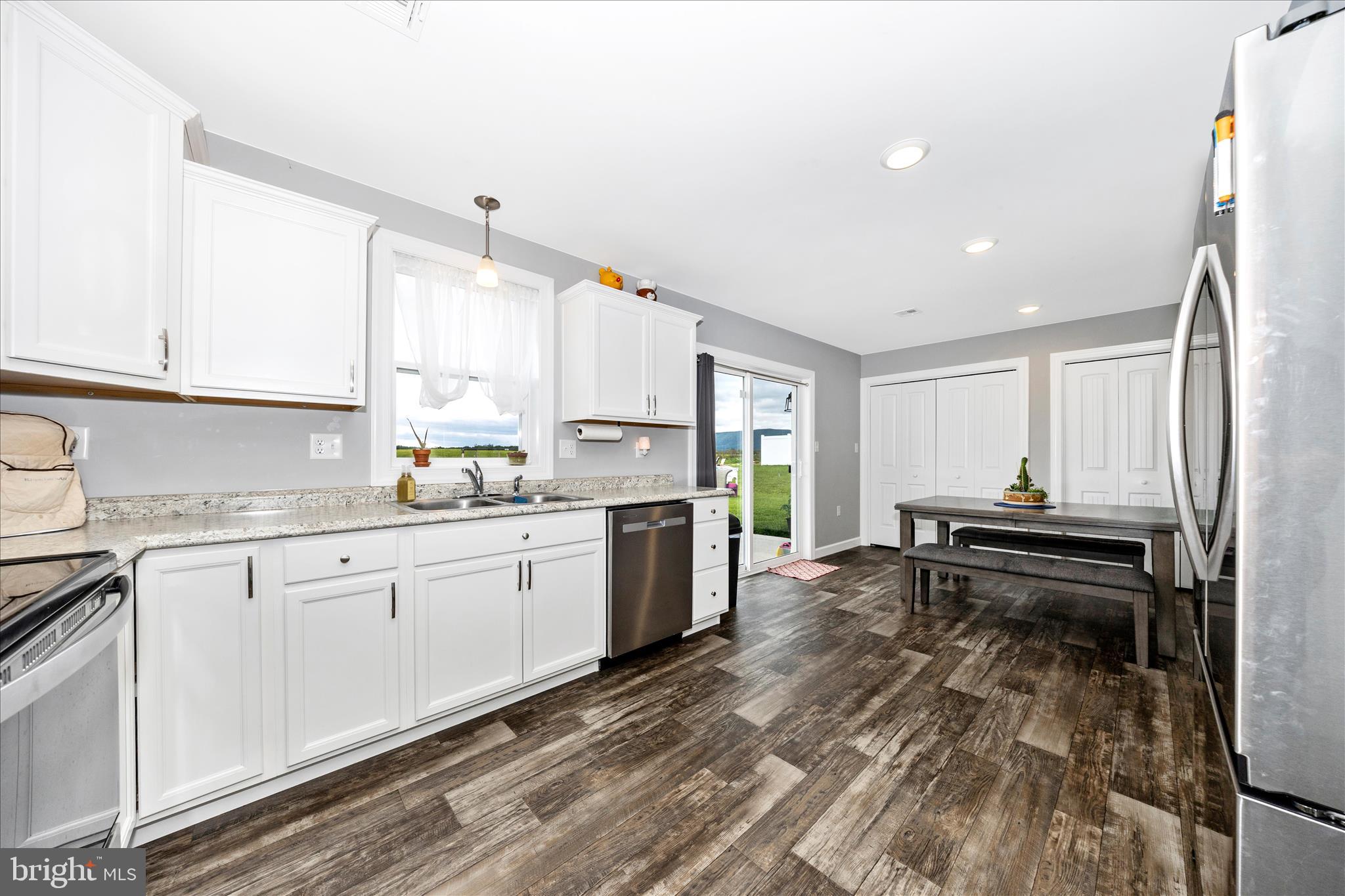 CAPITAL ESTATES - Residential