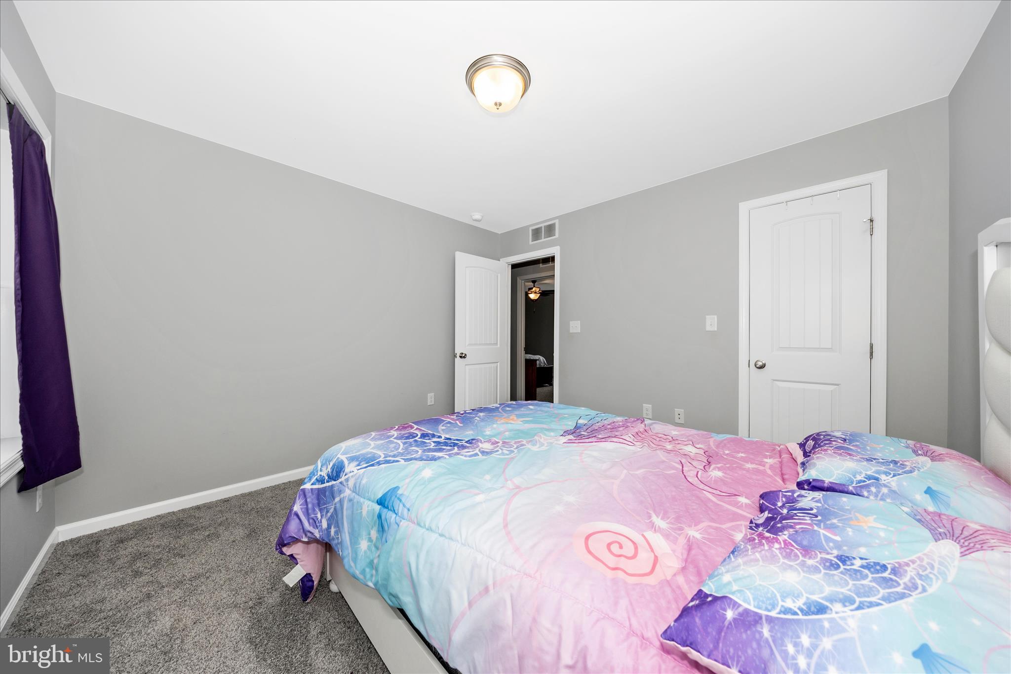 CAPITAL ESTATES - Residential