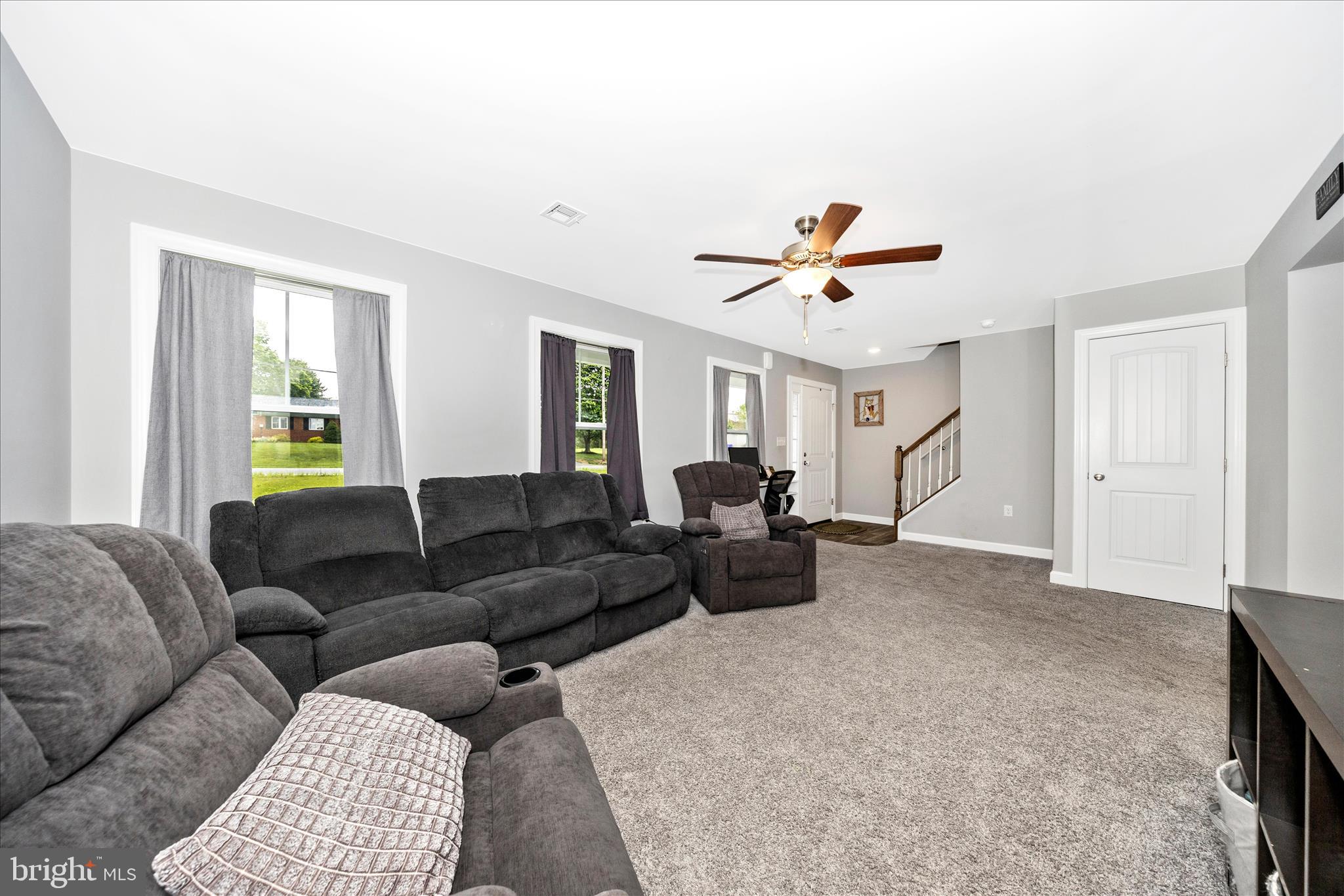 CAPITAL ESTATES - Residential