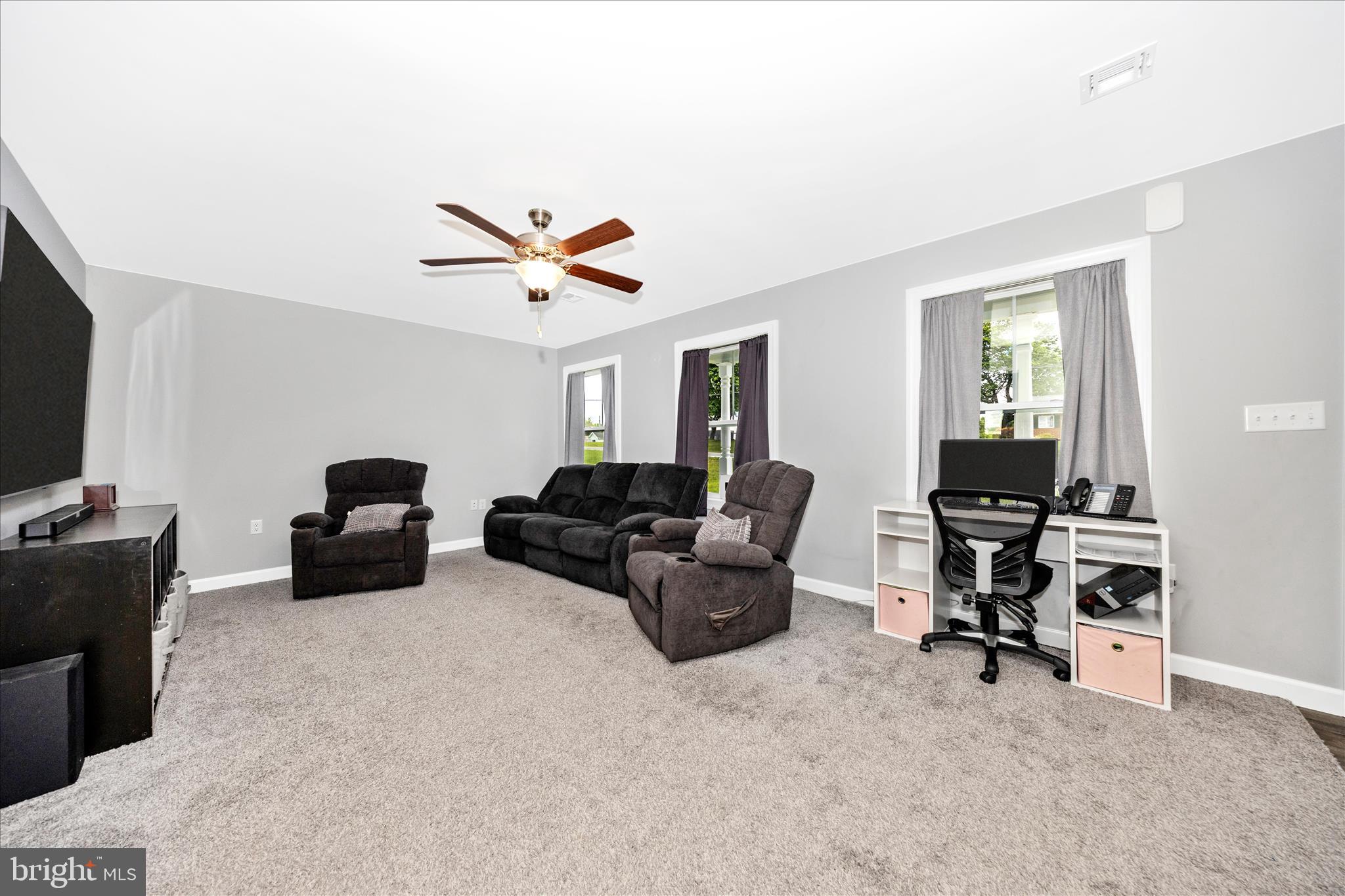 CAPITAL ESTATES - Residential