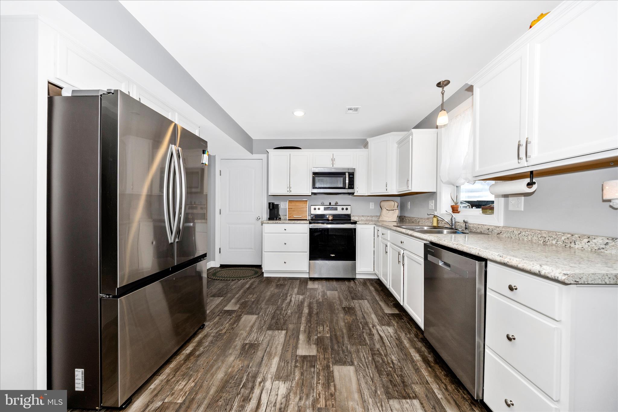 CAPITAL ESTATES - Residential