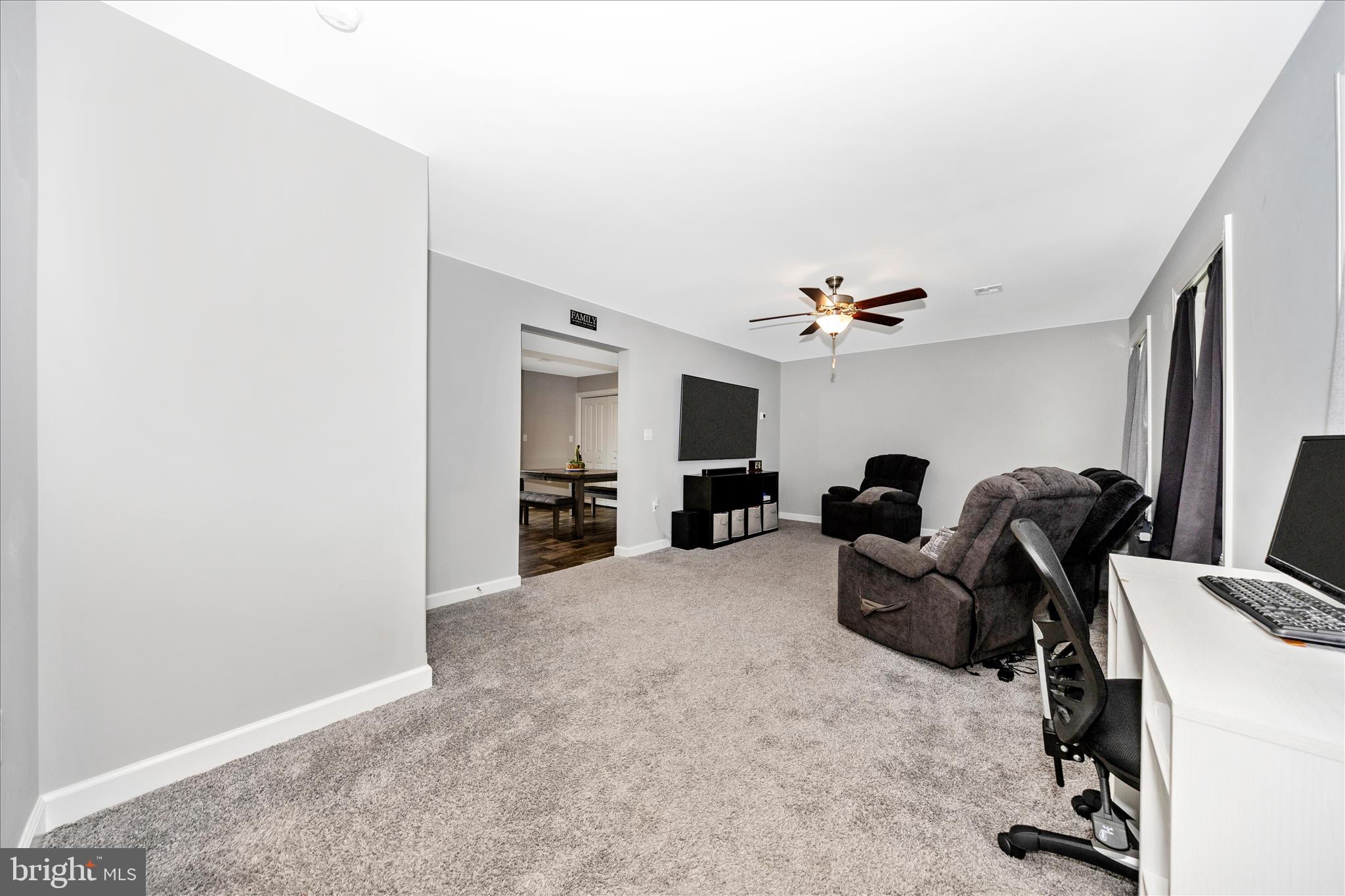 CAPITAL ESTATES - Residential