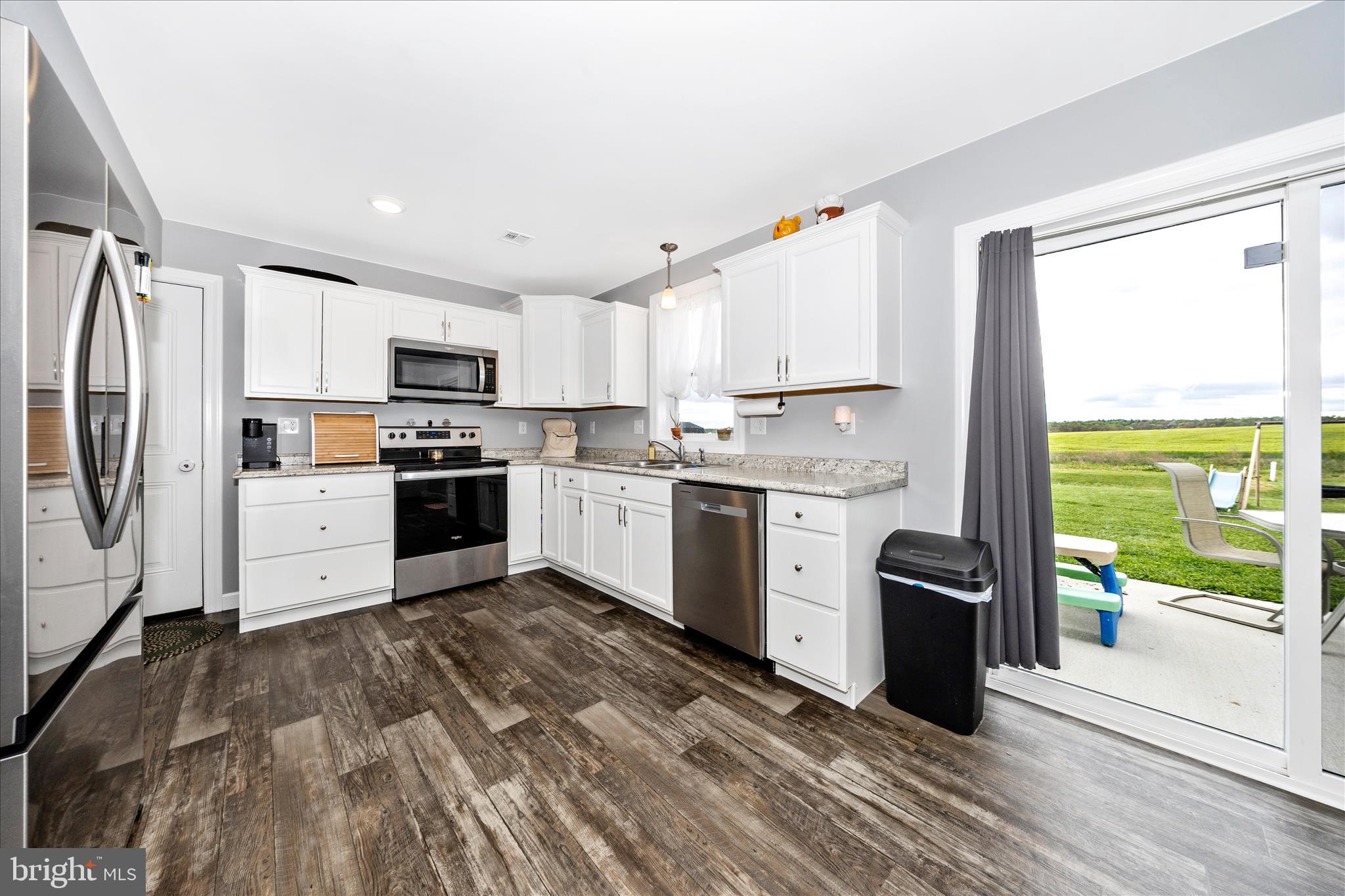 CAPITAL ESTATES - Residential