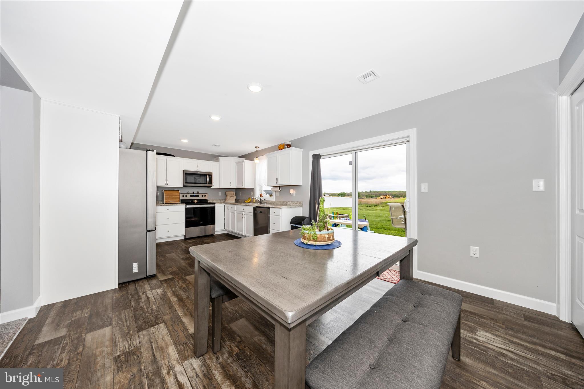 CAPITAL ESTATES - Residential