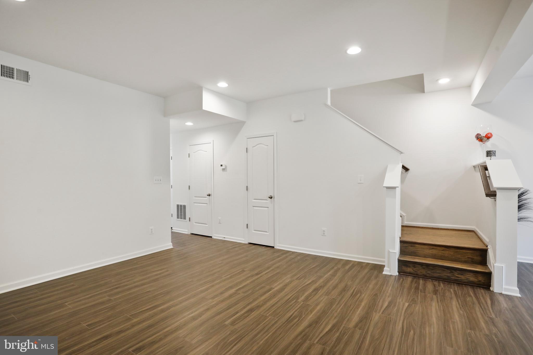 MCCAULEY CROSSING - Residential