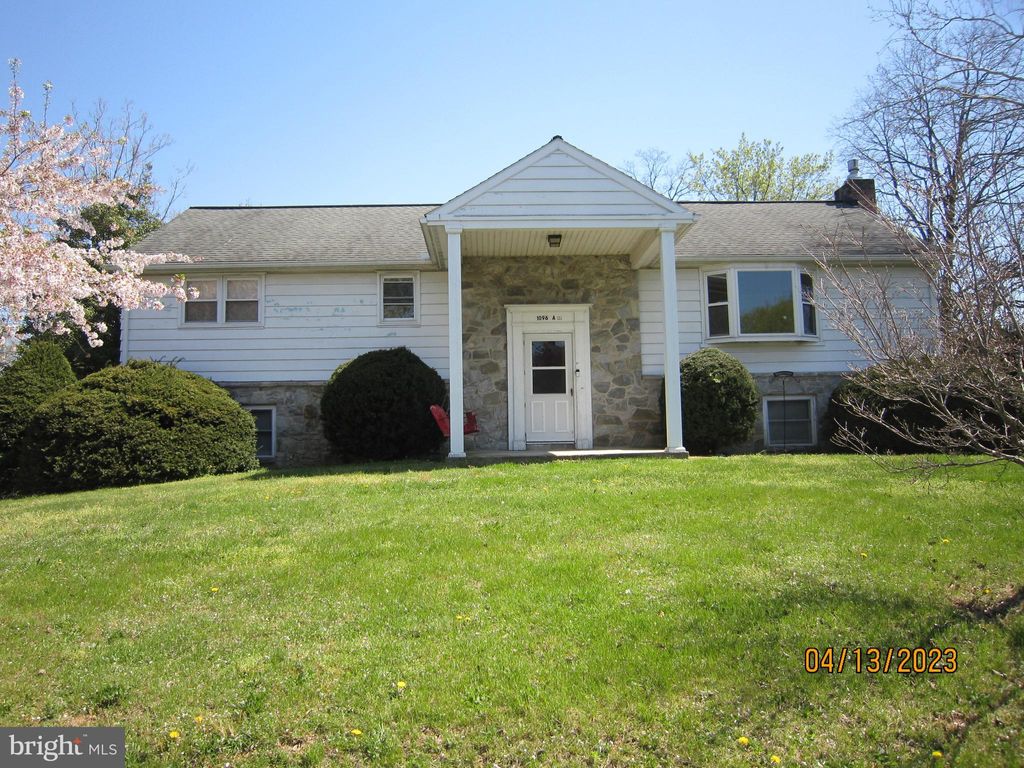 Photo of 1096 RETTEW MILL RD, EPHRATA, PA 17522 (MLS # PALA2033892)