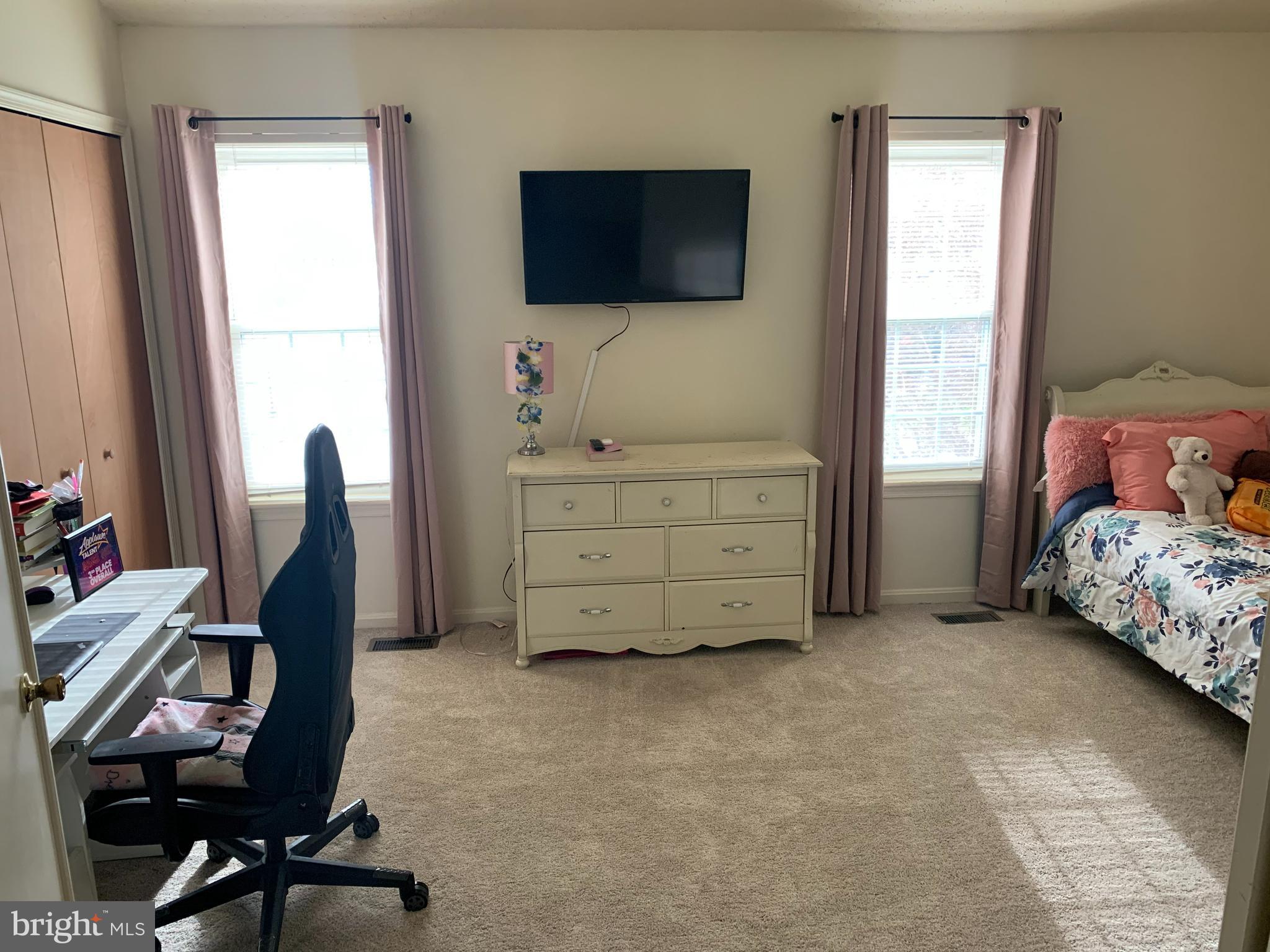 ENTERPRISE KNOLLS - Residential