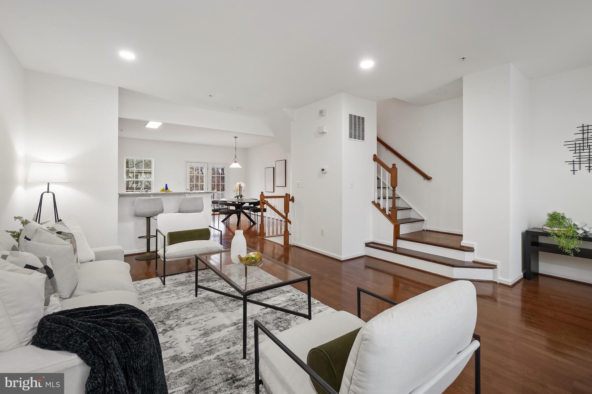 HOWARD SQUARE - Residential