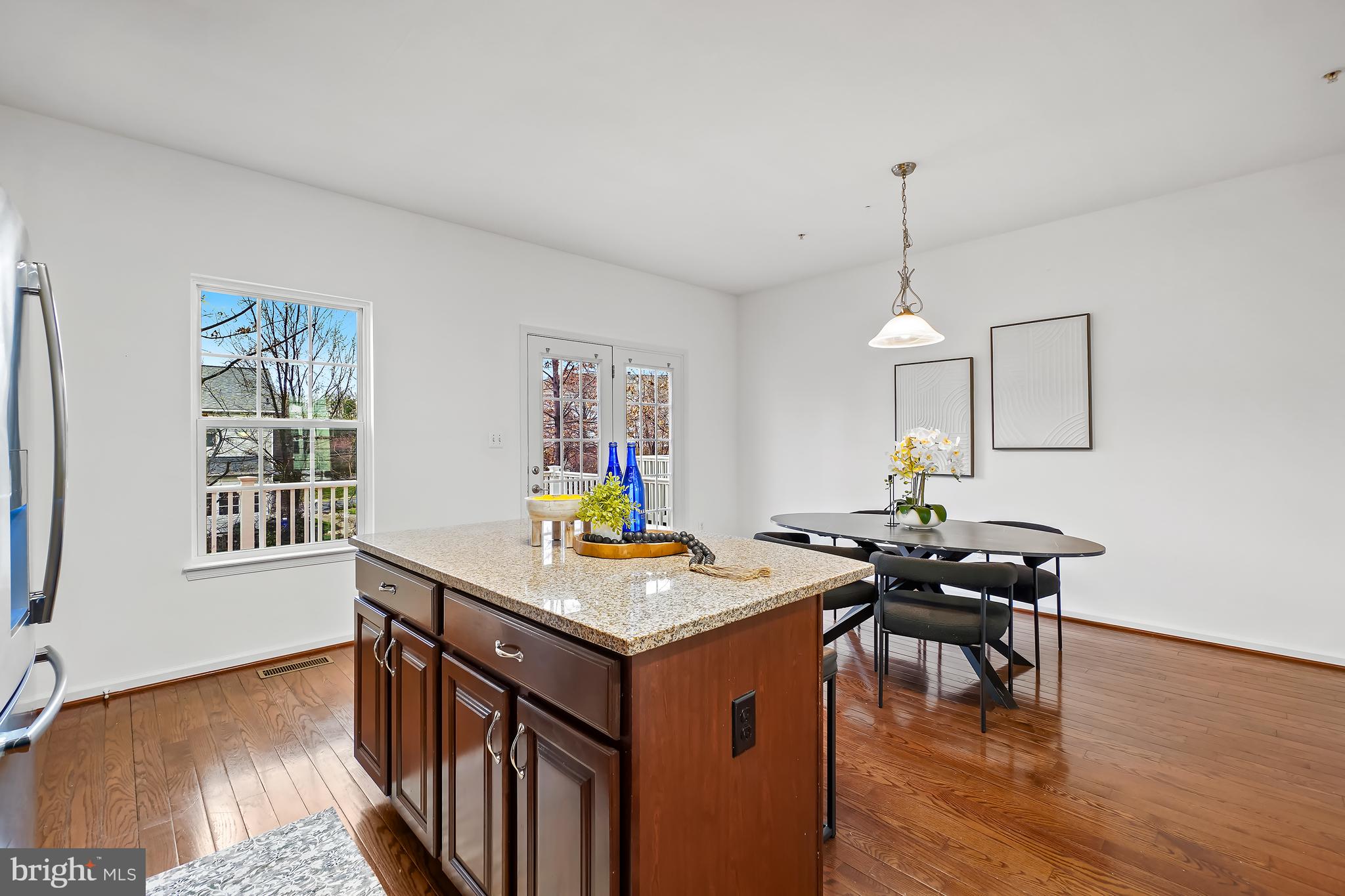 HOWARD SQUARE - Residential