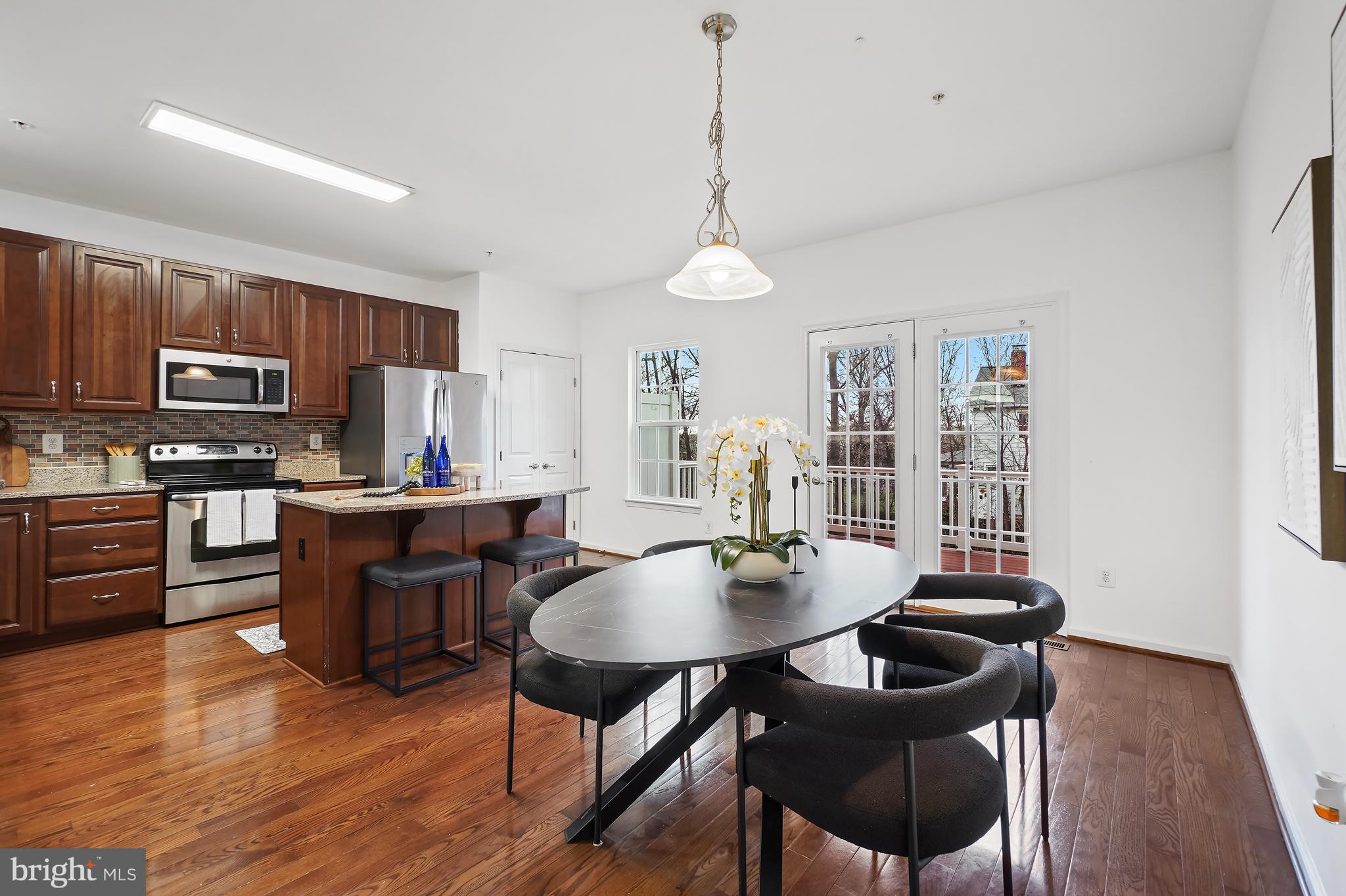 HOWARD SQUARE - Residential