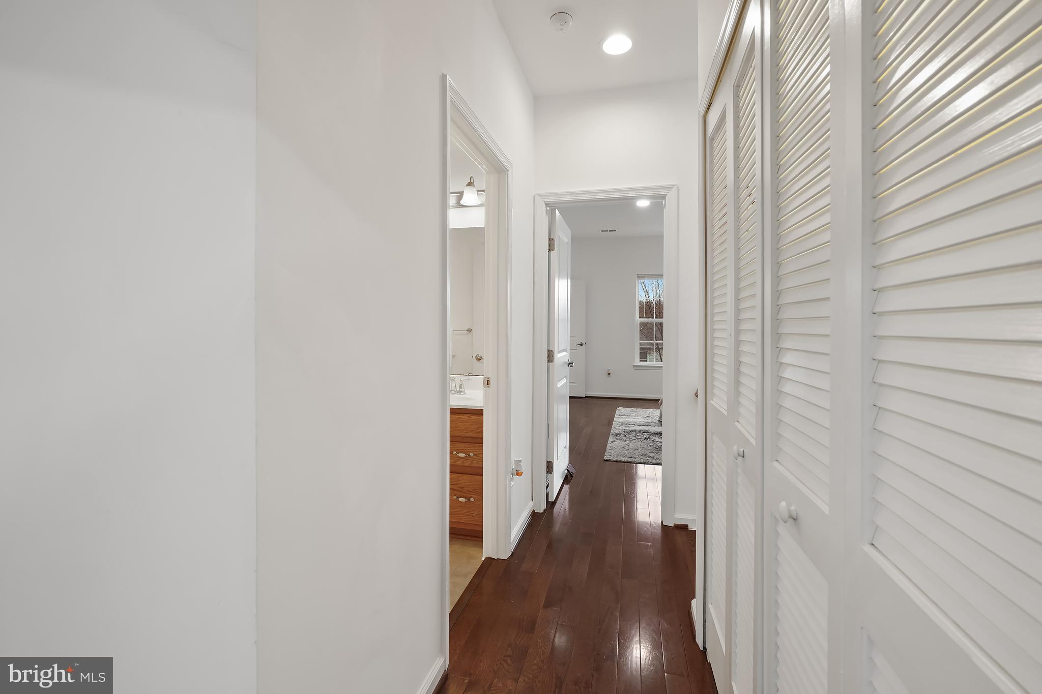 HOWARD SQUARE - Residential