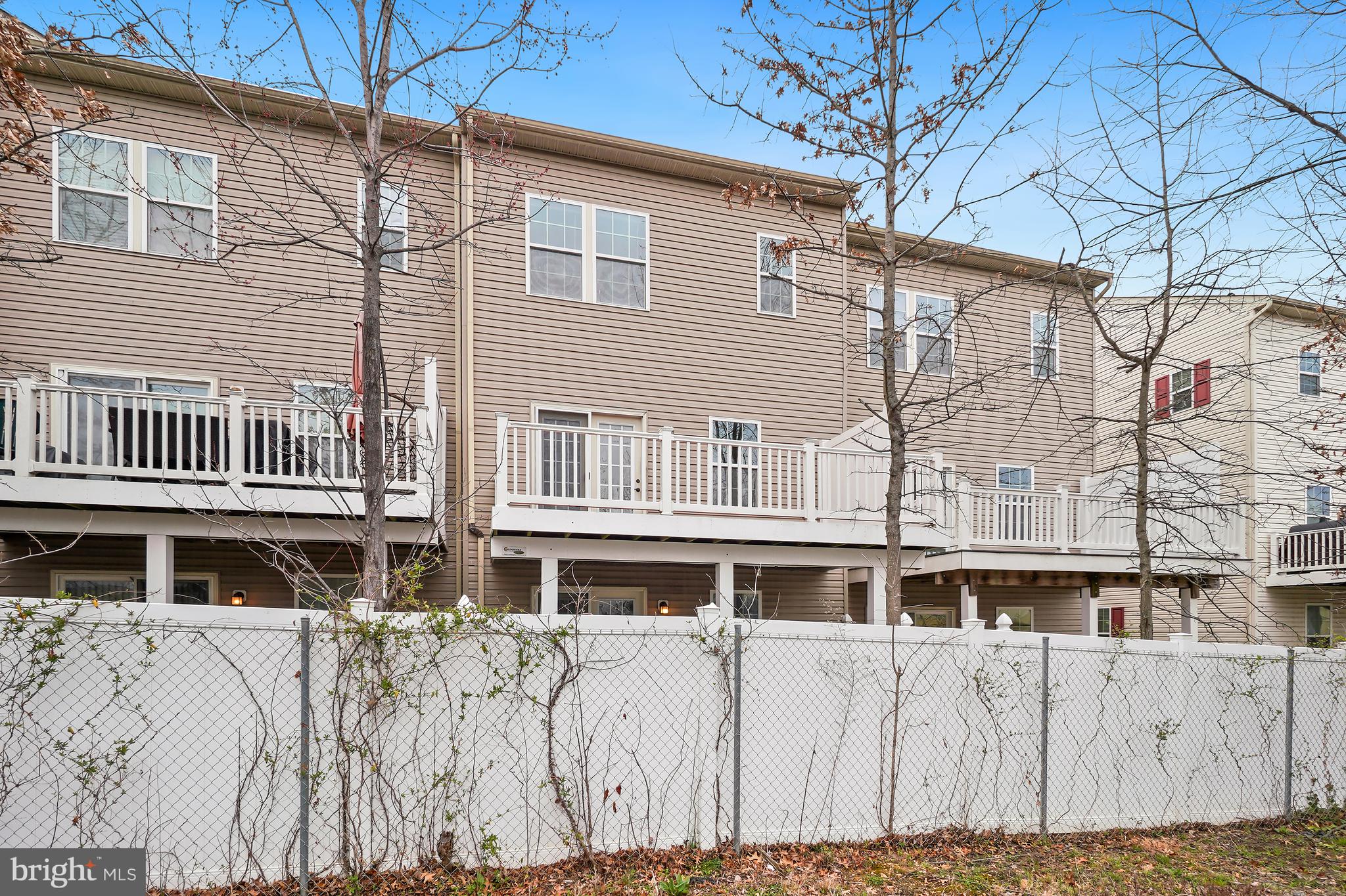 HOWARD SQUARE - Residential