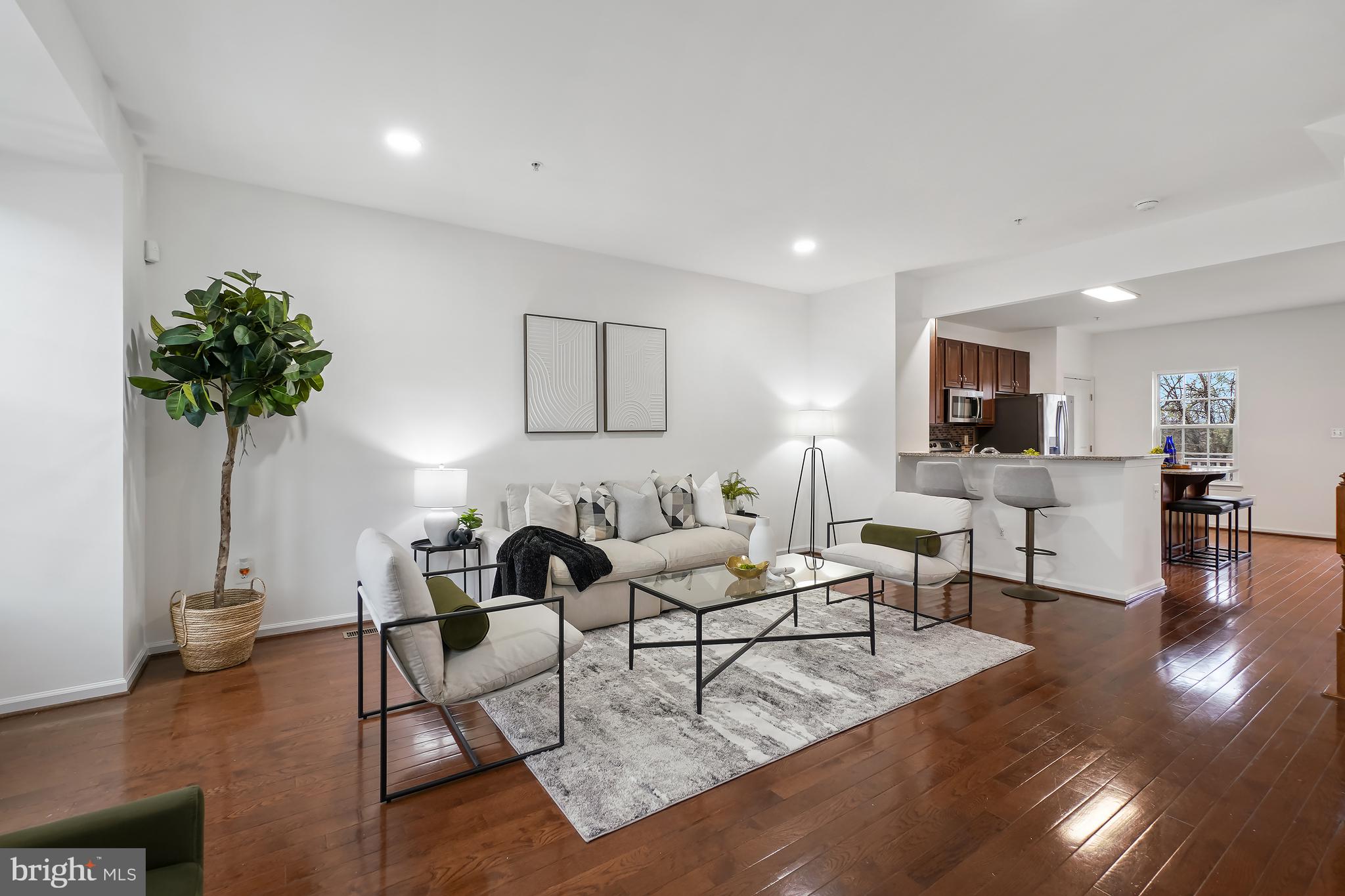 HOWARD SQUARE - Residential