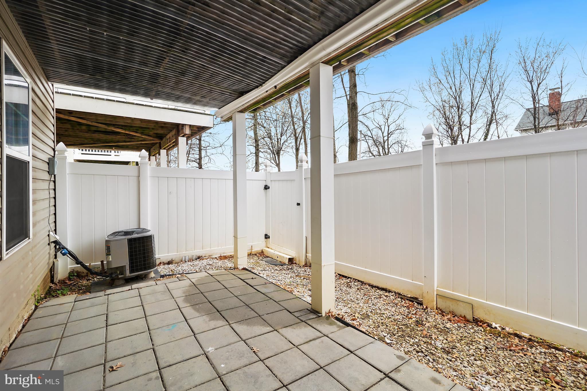 HOWARD SQUARE - Residential