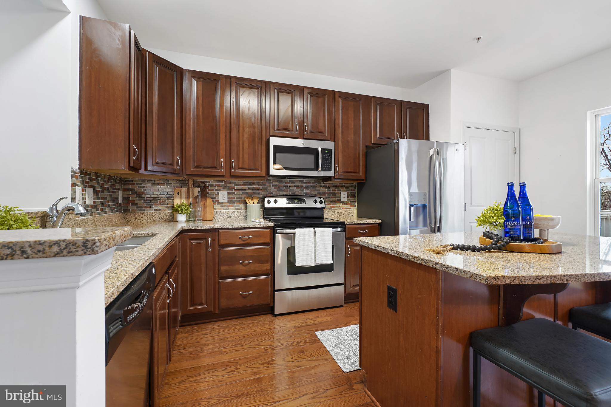 HOWARD SQUARE - Residential