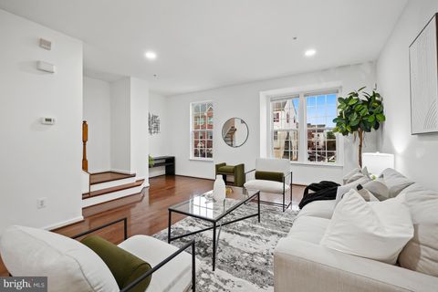 Townhouse For Sale - 7364 Matchbox Alley<br/> Howard County, ELKRIDGE, MD 21075