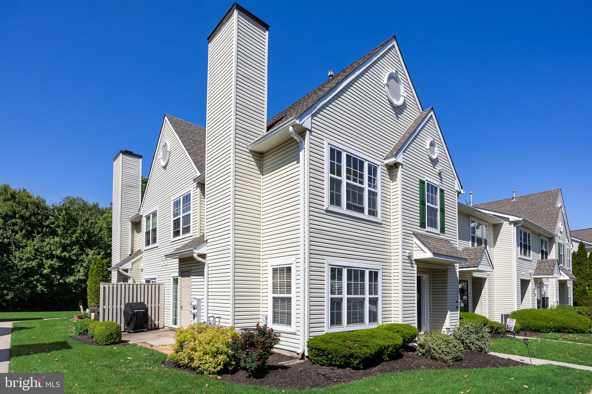 1301 LAKESIDE DRIVE