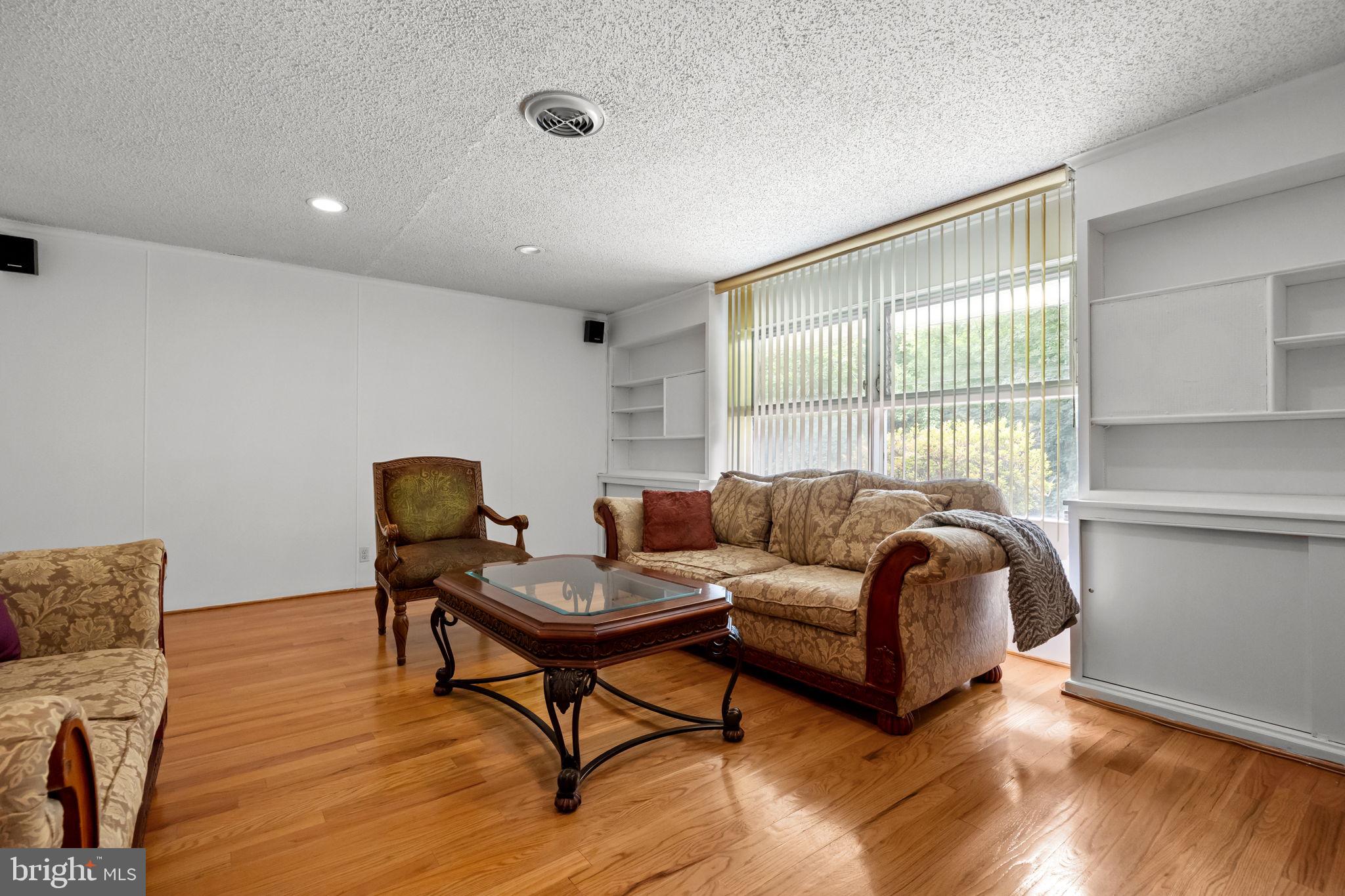 ELKINS PARK - Residential