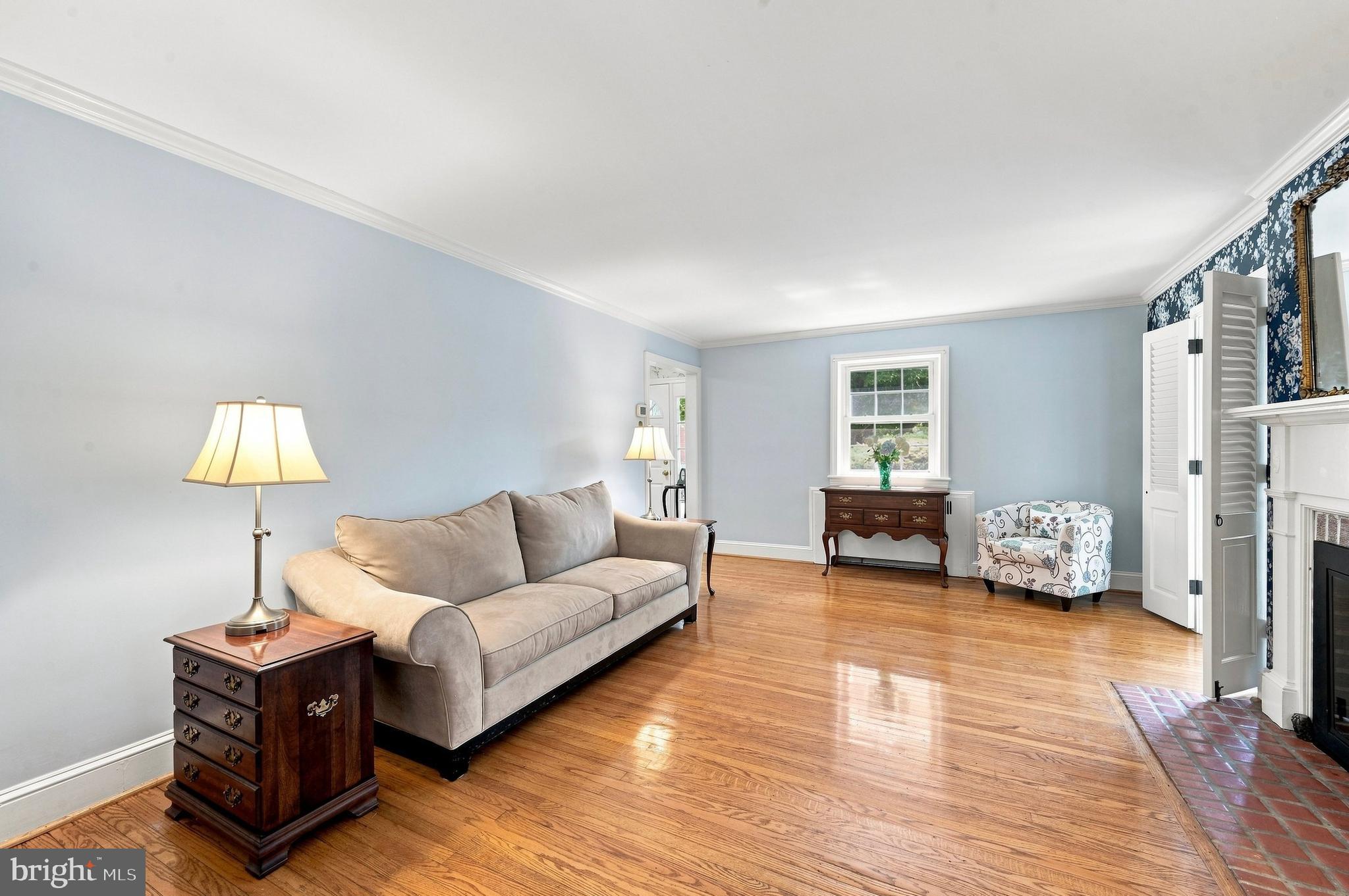 209 THAYER STREET