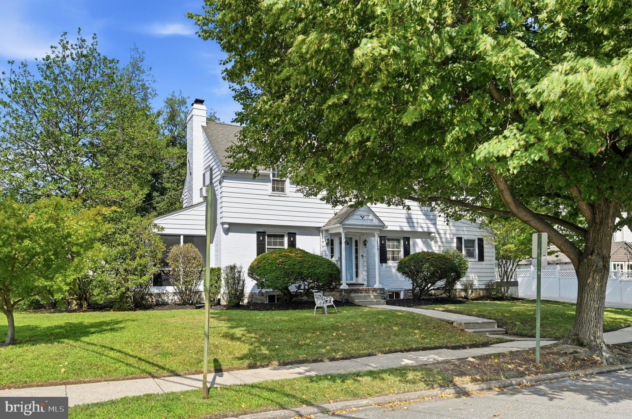 209 THAYER STREET