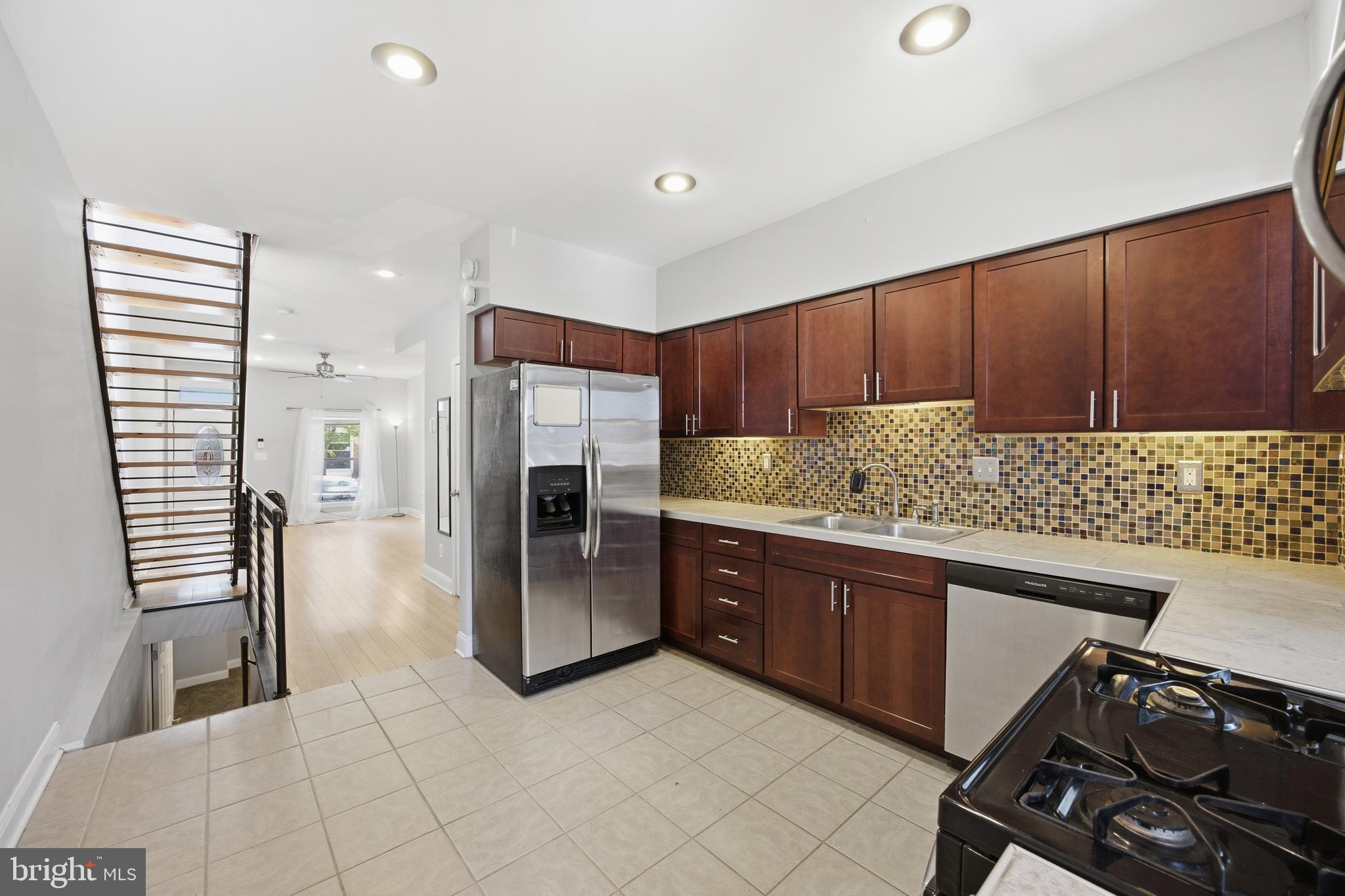 HIGHLANDTOWN - Residential