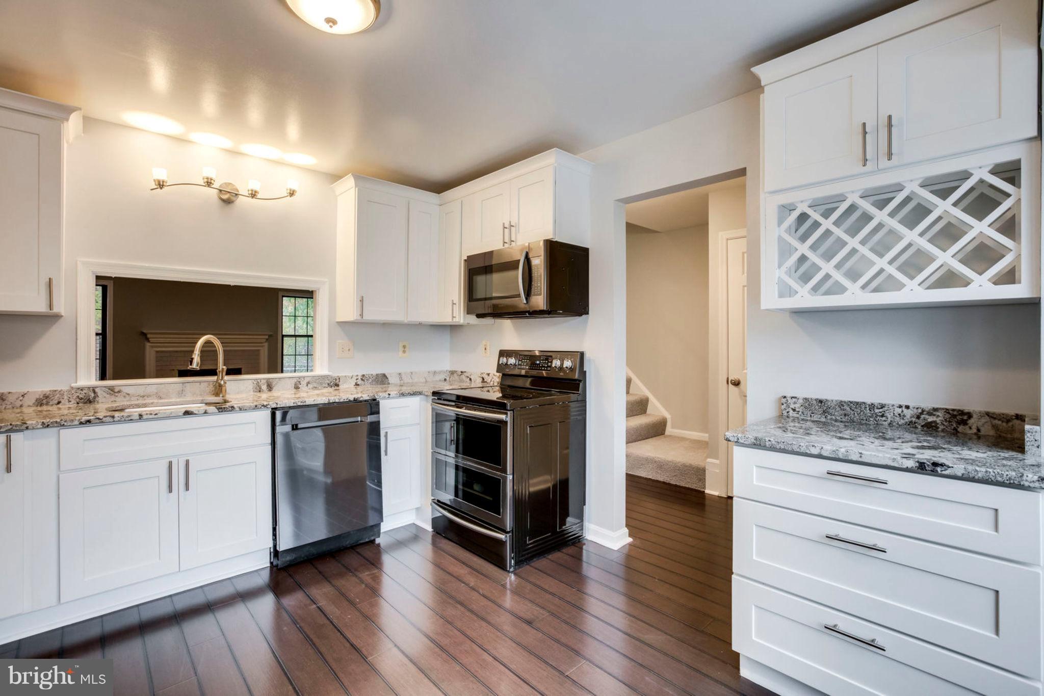 HOLLAND TOWNE - Residential