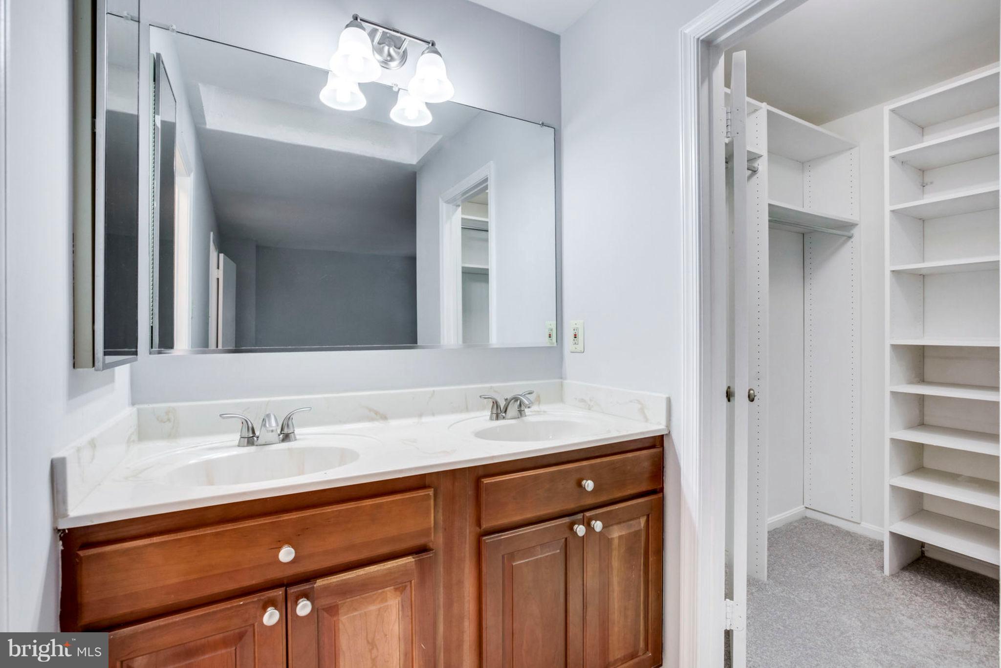 HOLLAND TOWNE - Residential