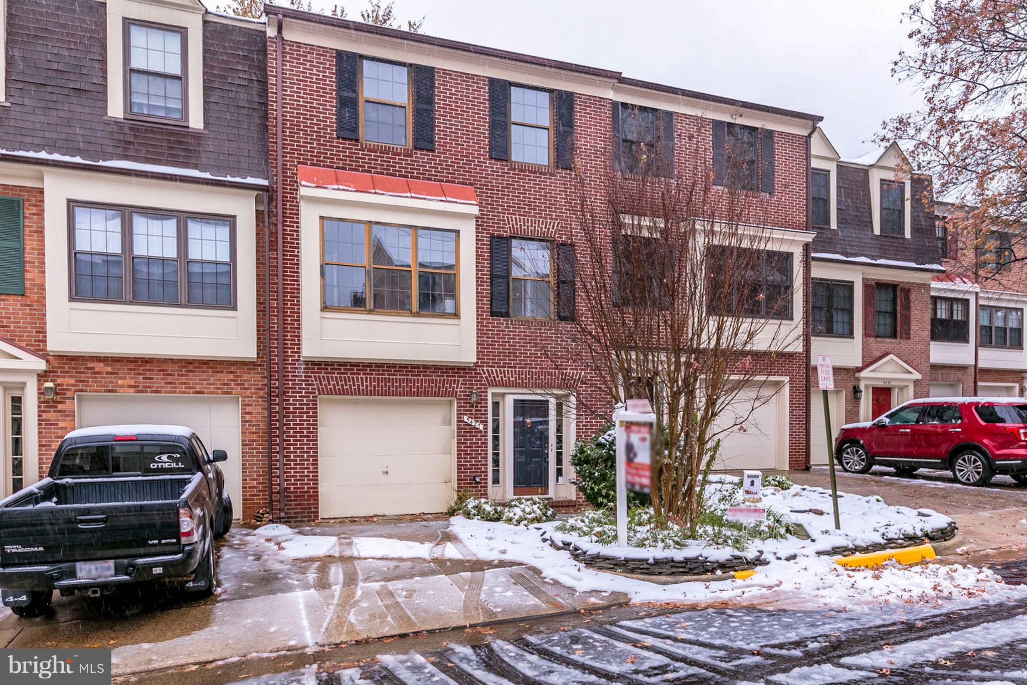 HOLLAND TOWNE - Residential