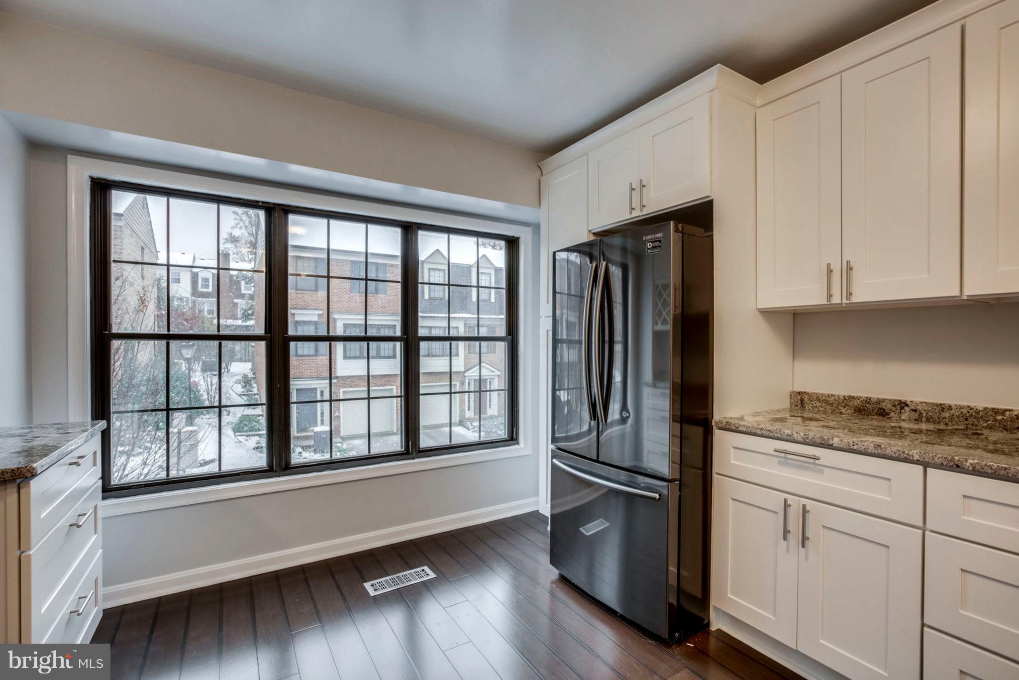 HOLLAND TOWNE - Residential