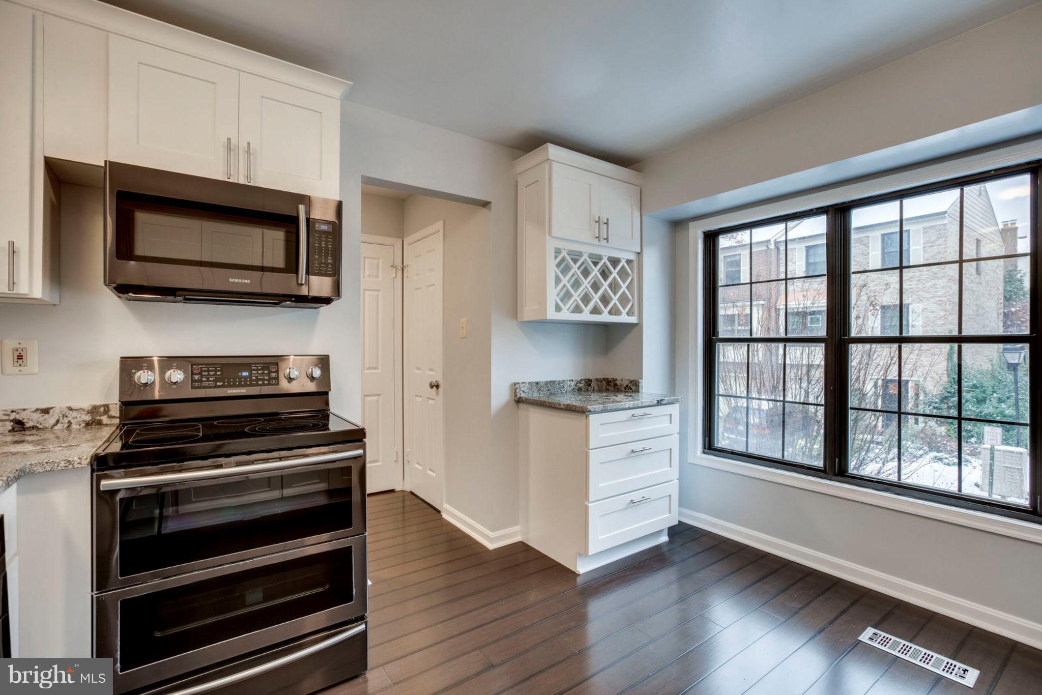 HOLLAND TOWNE - Residential