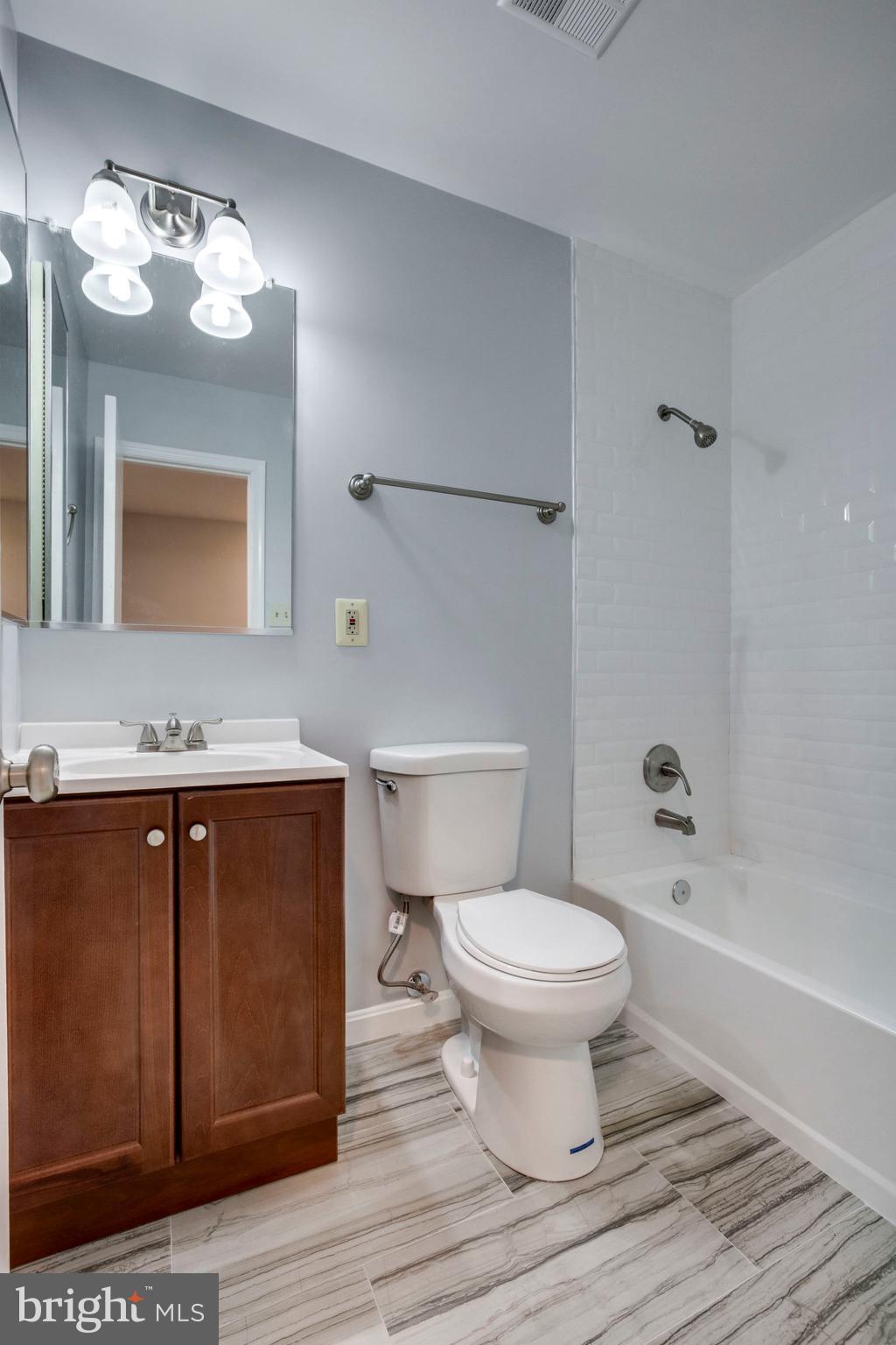 HOLLAND TOWNE - Residential