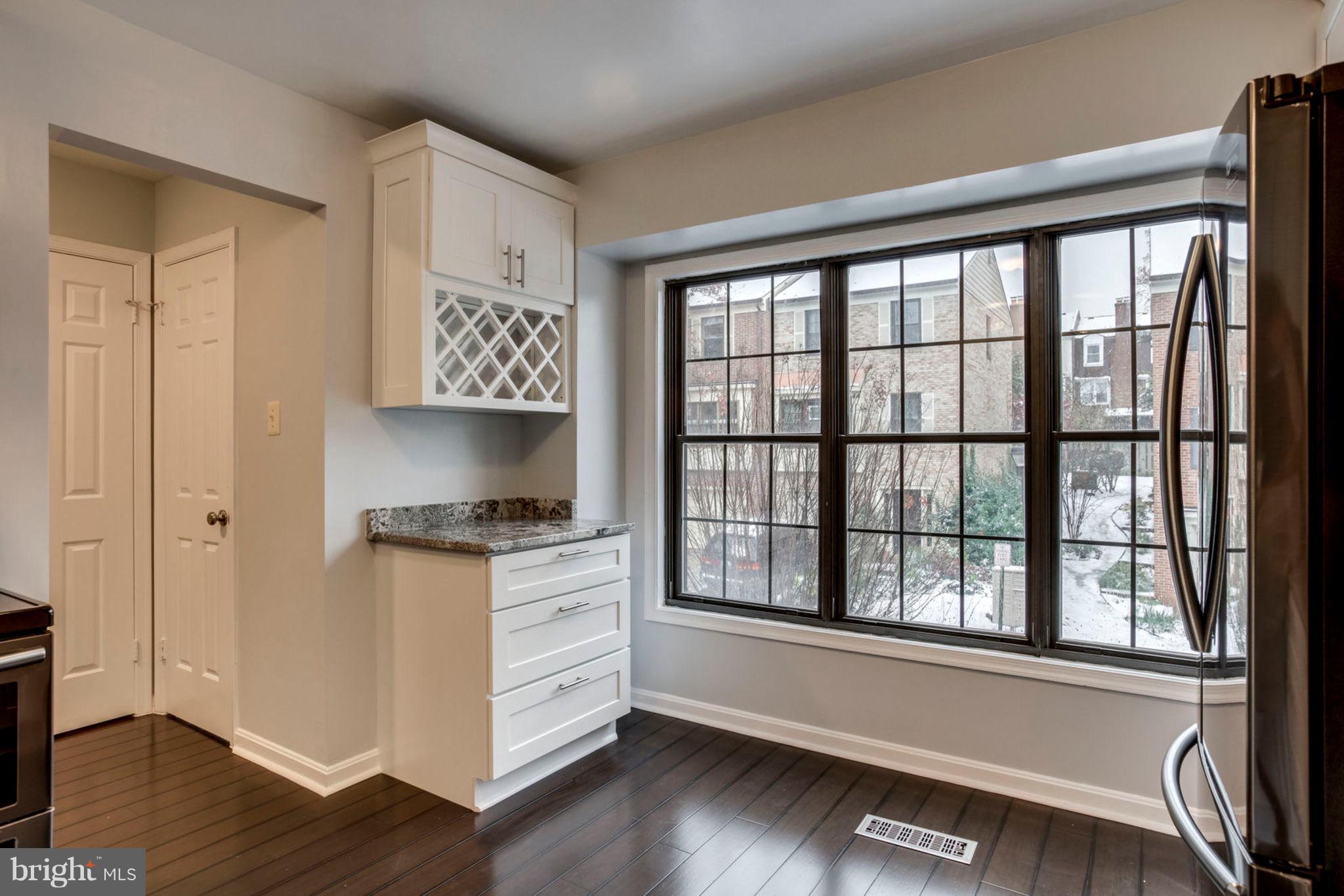 HOLLAND TOWNE - Residential