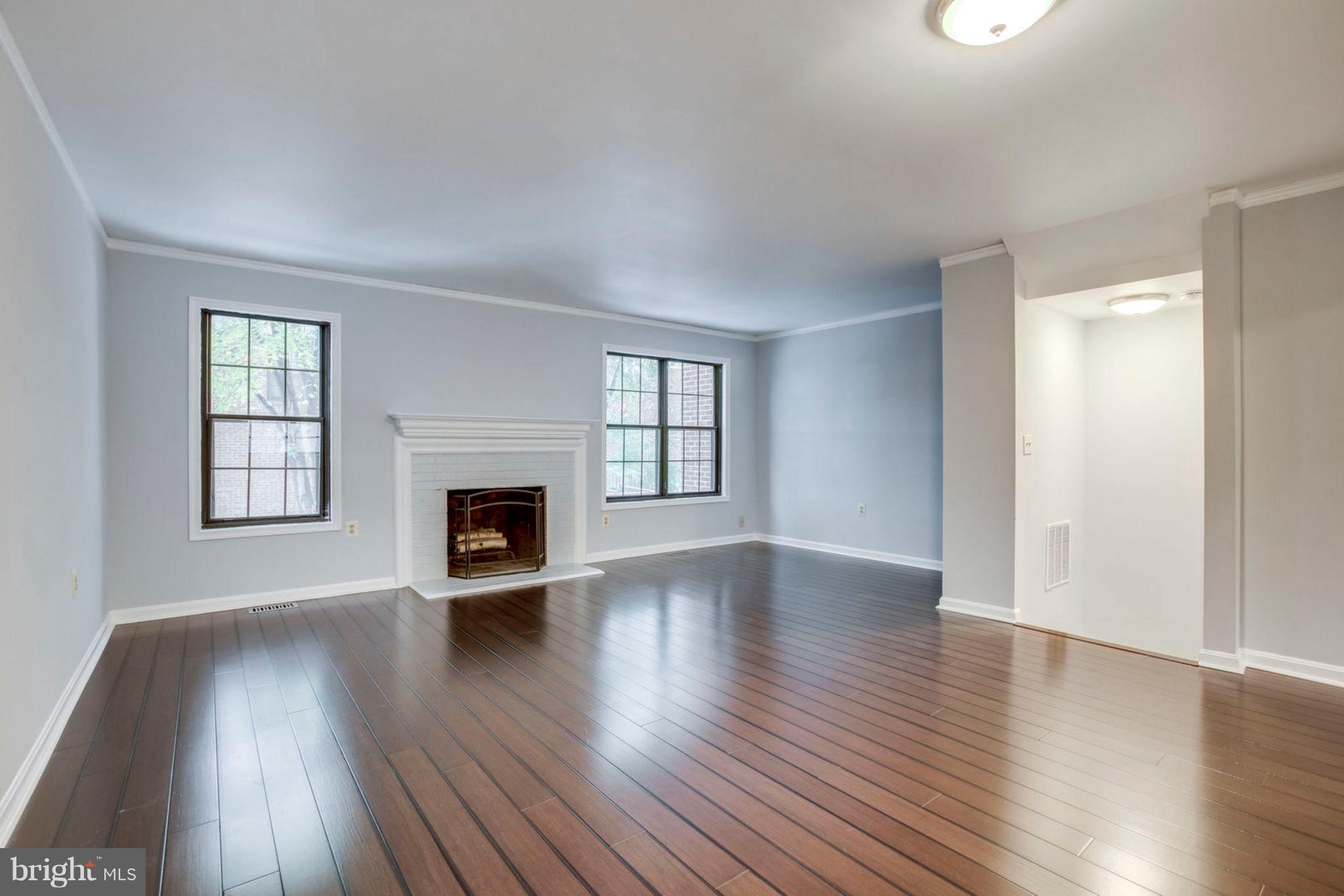 HOLLAND TOWNE - Residential